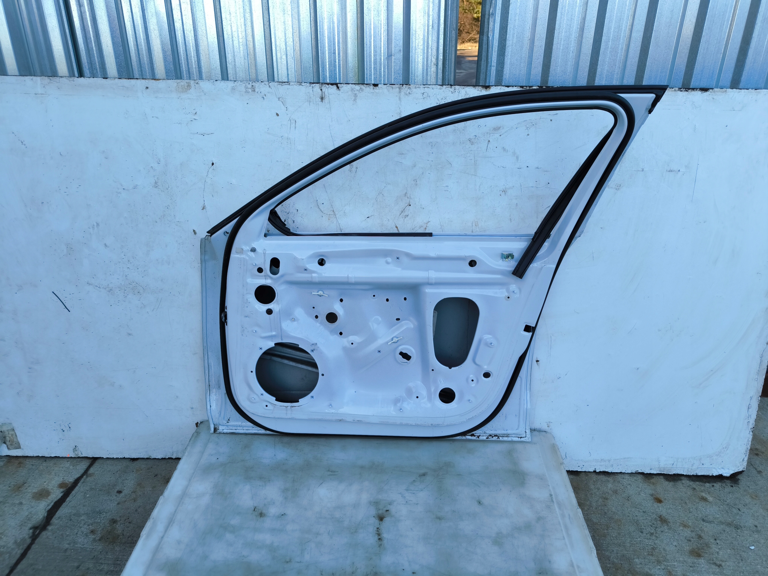 door right front AUDI A4 B9 LS9R sedan/ AVANT / KOMBI