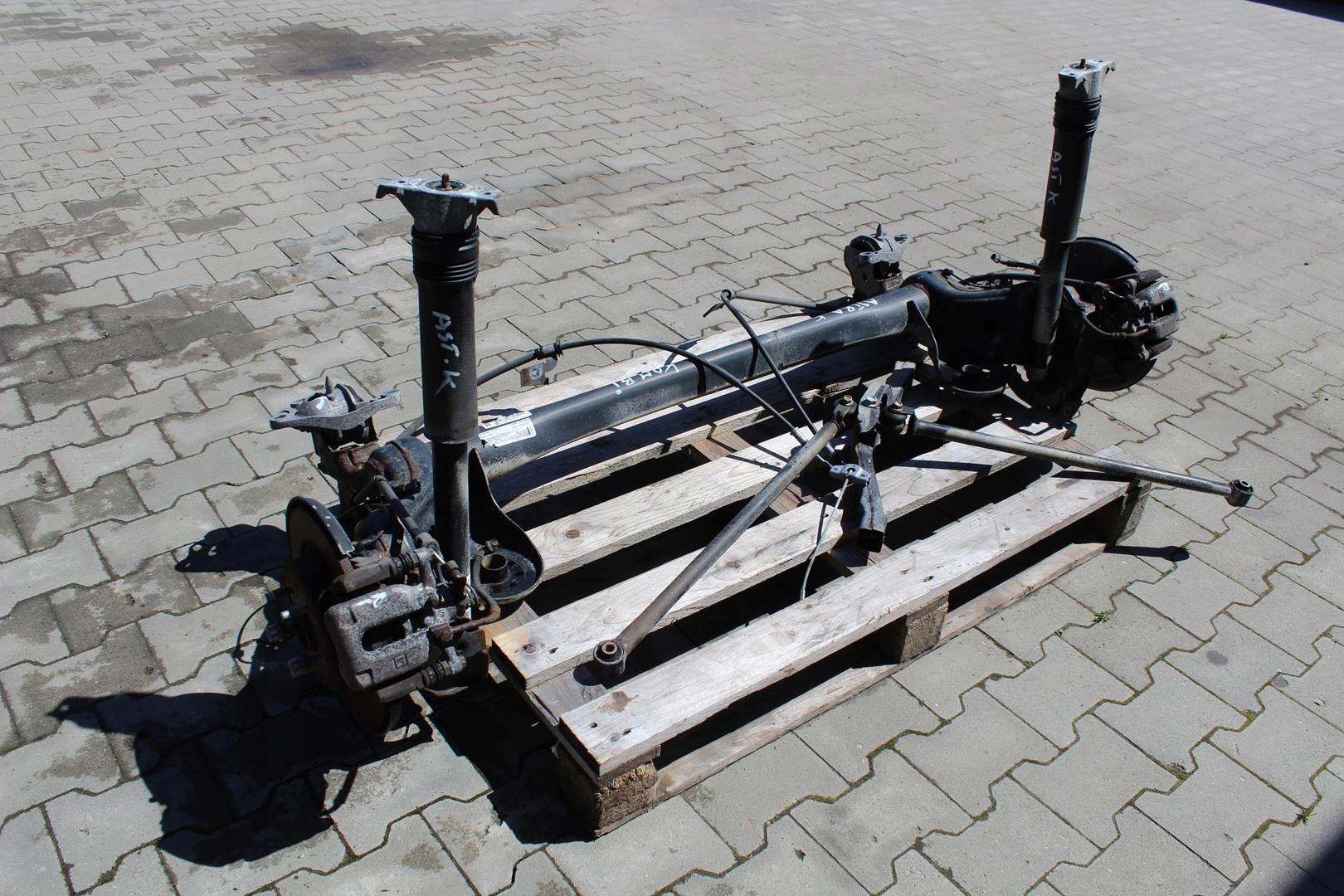 Ośka oś belka zawieszenia tył kompletna OPEL ASTRA K V 1,6 cdti kombi 2015-