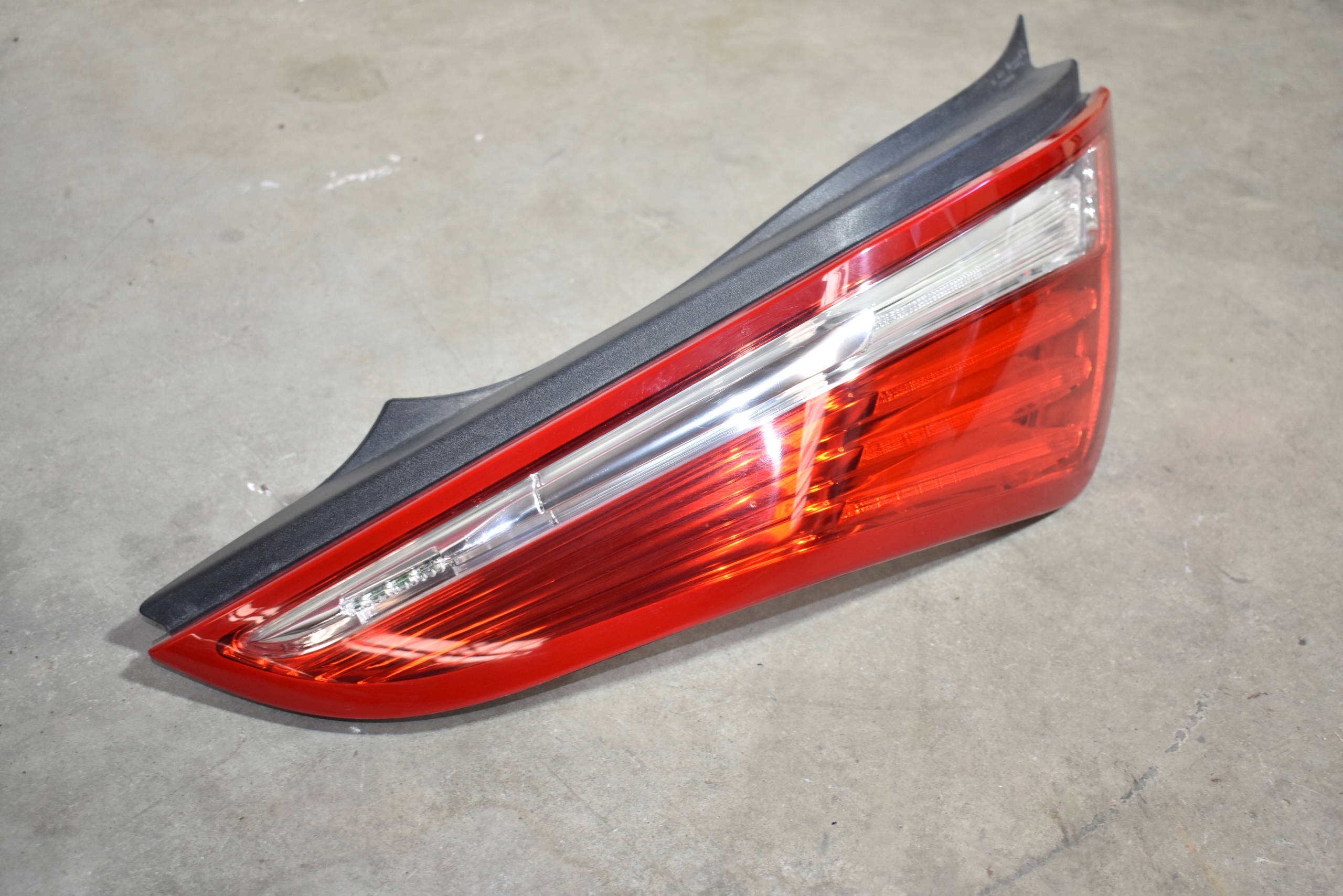 IDEALNA light rear part rear left JAGUAR XJ X351 EUROPA 1