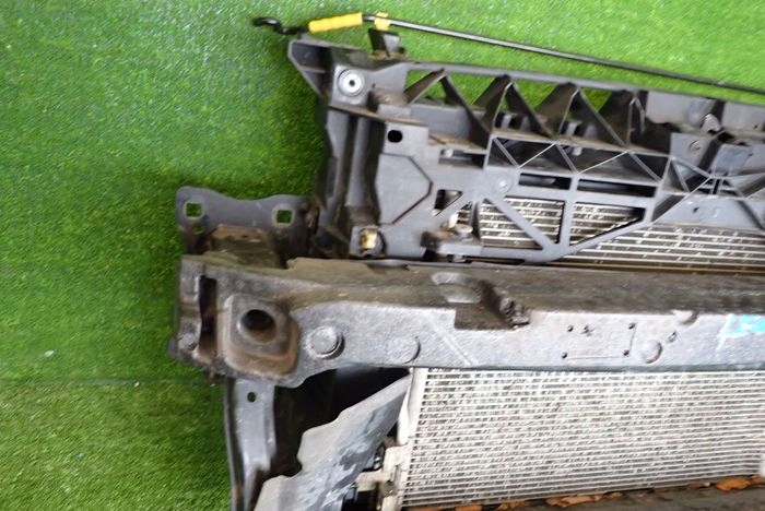 SEAT LEON III 2.0 TDI support panel for radiators front sider fan