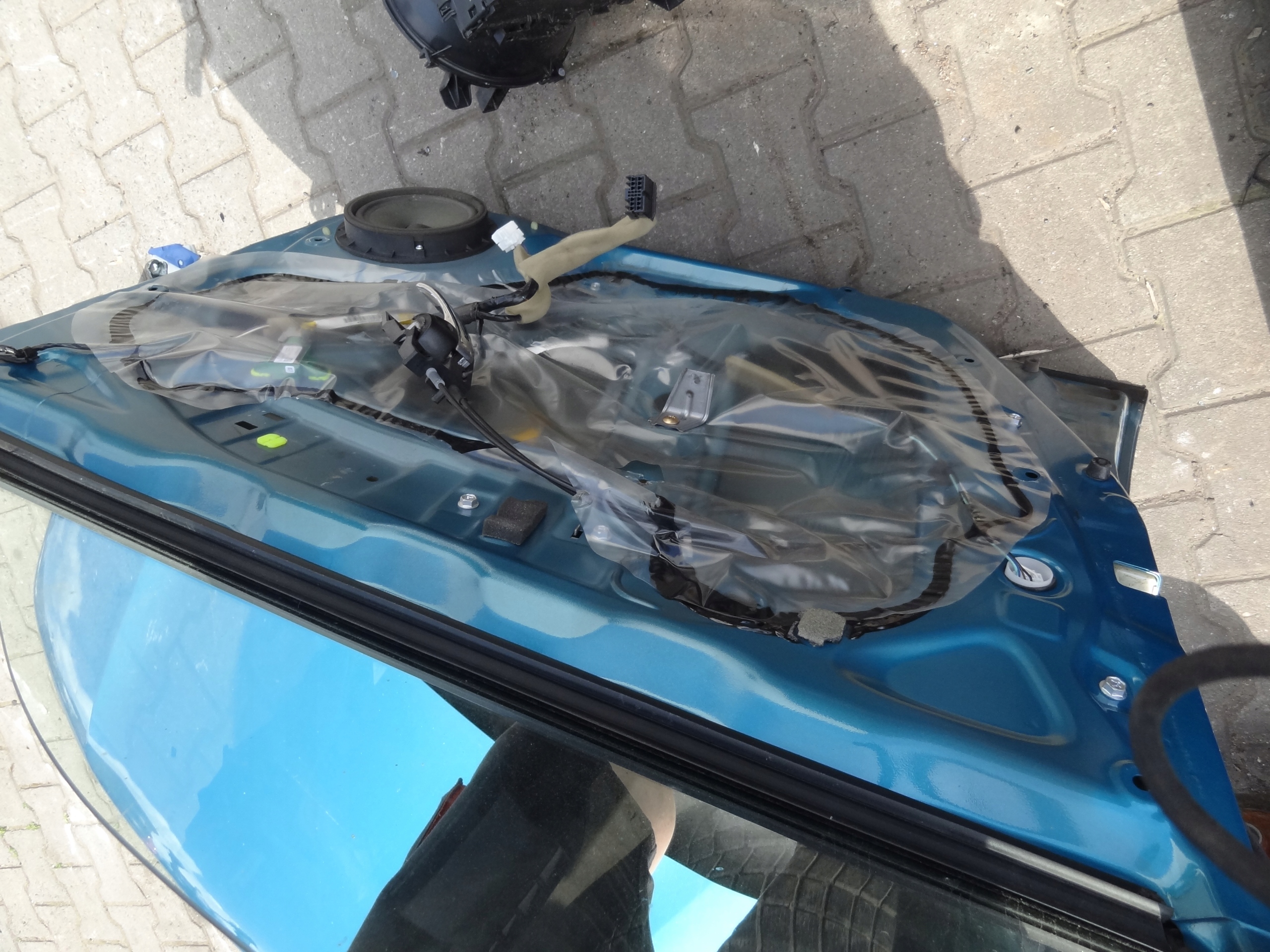 SUZUKI VITARA III 2015 DRZWI PRZEDNIE LEWE KOMPLETNE ORYGINAL Waga produktu z opakowaniem jednostkowym 1 kg