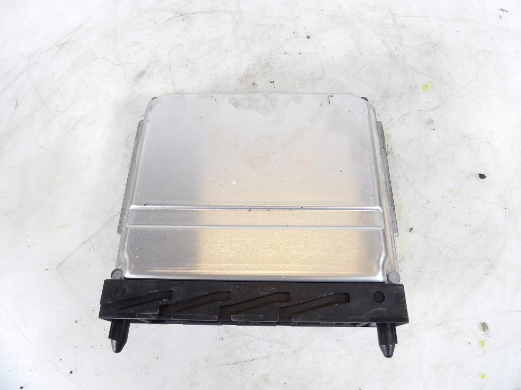 VOLVO V70 II 2.4D control unit of the engine 30646978A