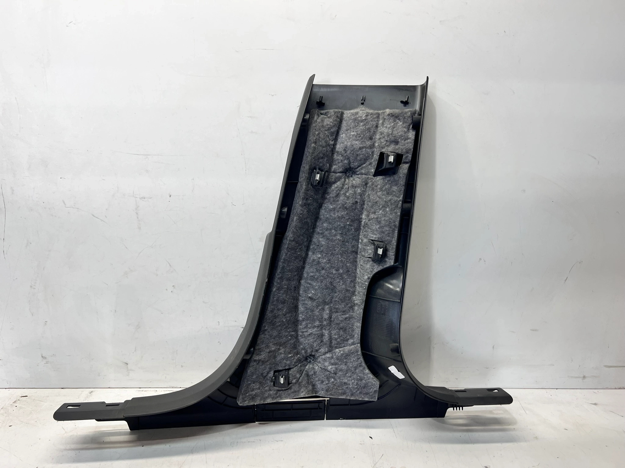 cover POSZYCIA SLUPKA B left AUDI A6 C8 4K0867239