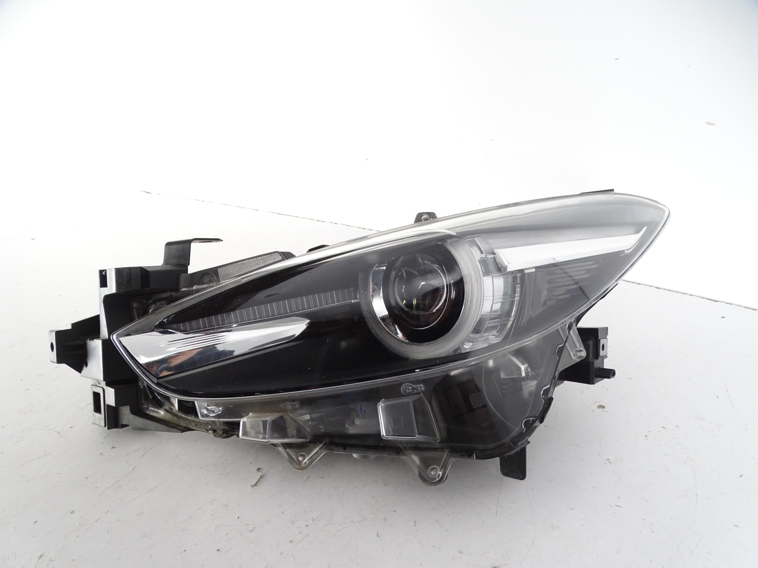 Пошаговый алгоритм замены лампы ближнего света