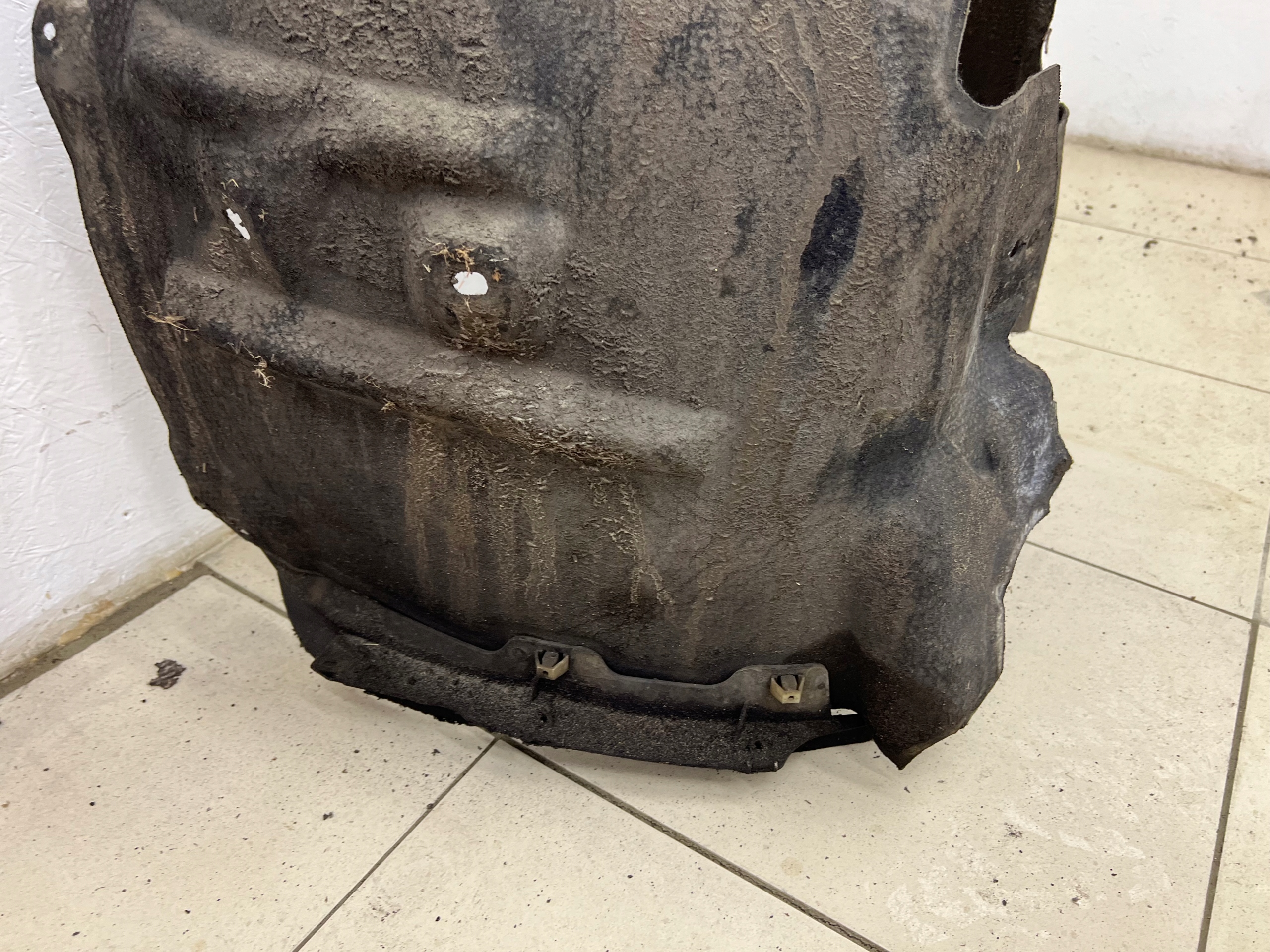 AUDI A4 B8 8K 08R mudguard right front 8K0821172C 08-11R