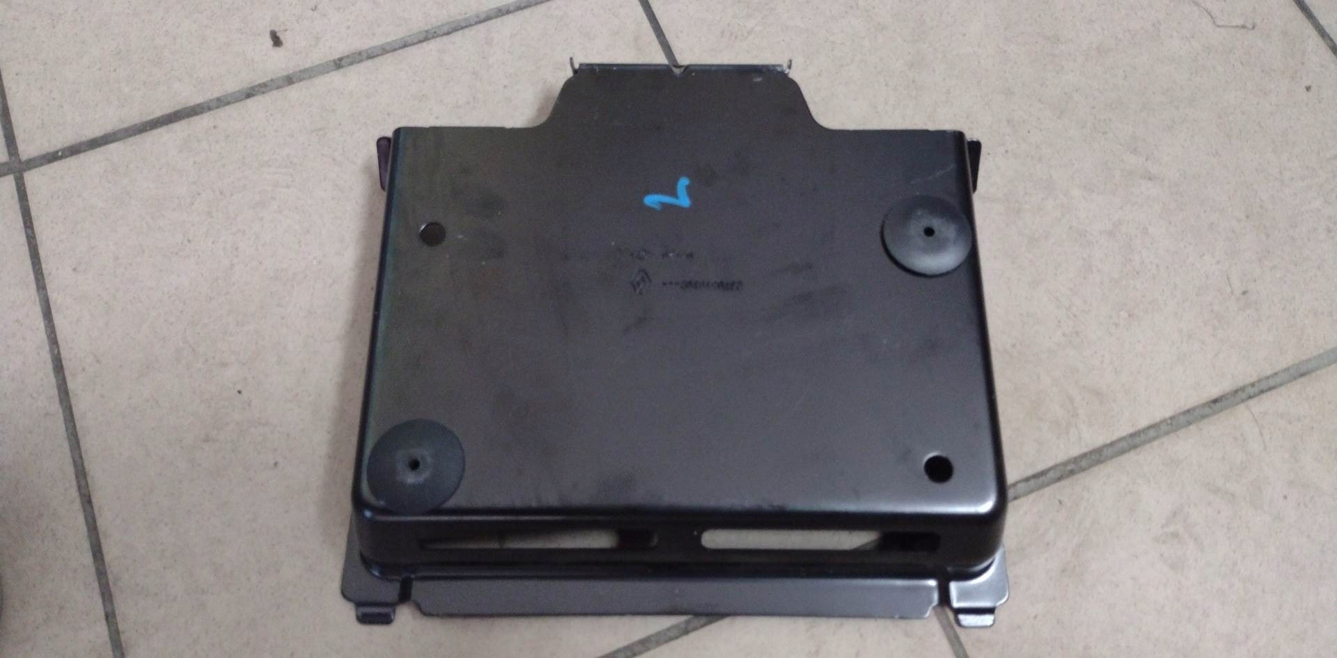 237061970R - КРИШКА КОРПУСУ RENAULT CLIO V 1.6 E-TECH