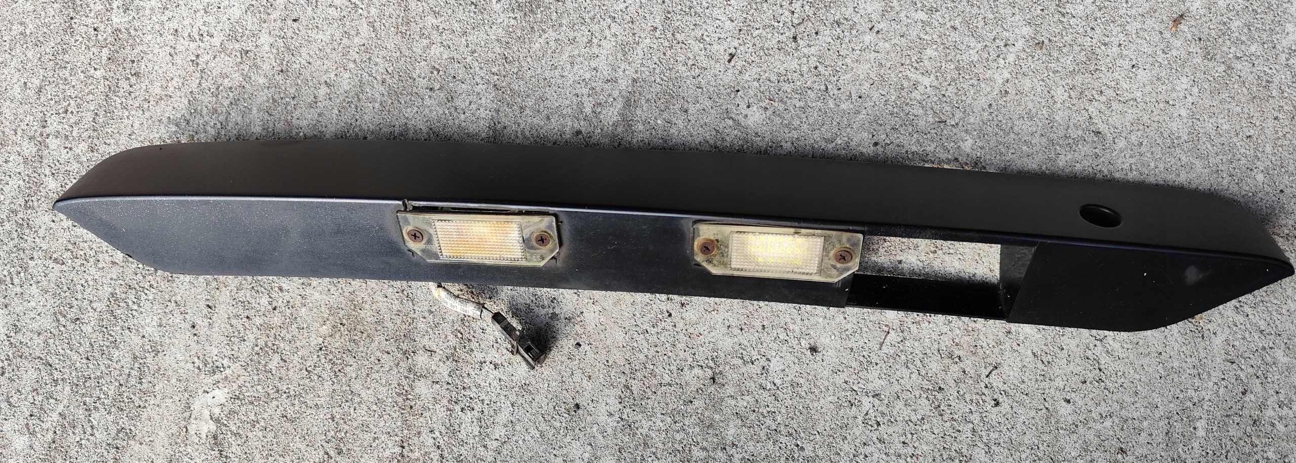 VW T5 Couverture Moulage Éclairage plaque d’immatriculation skrzydelka Noir