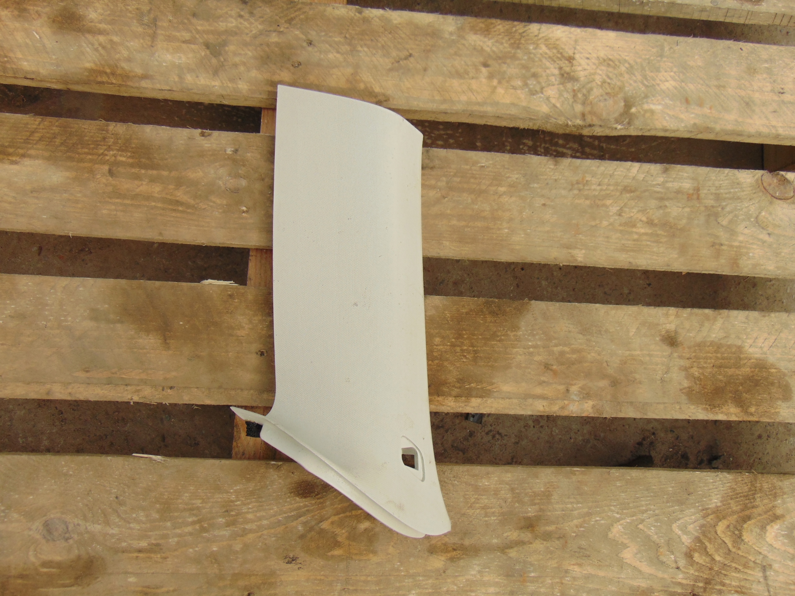 OSŁONA SŁUPKA PRAWA FORD FOCUS MK3 KOMBI