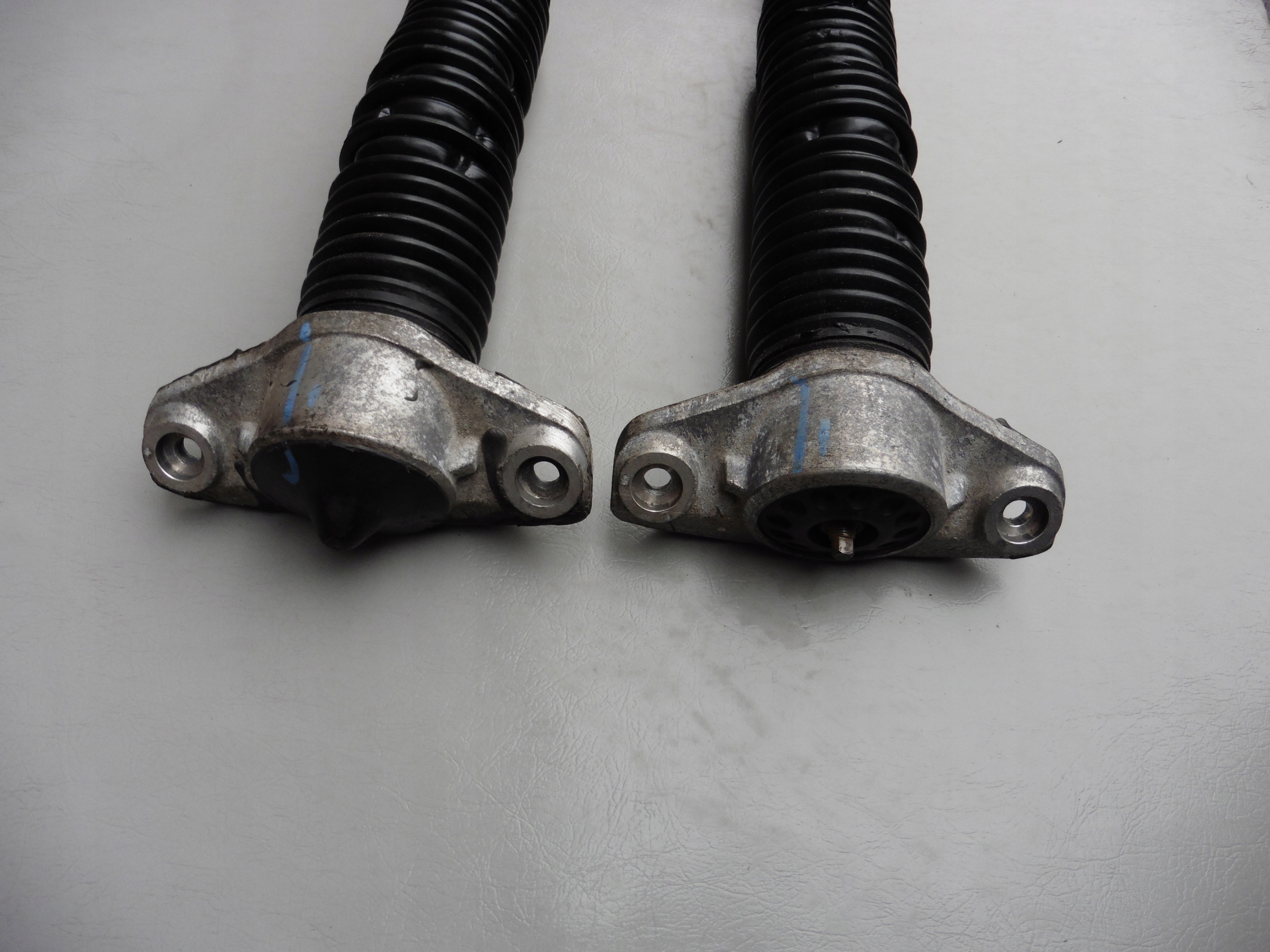 AMORTYZATOR TYŁ HYUNDAI TUCSON III 15---> Rodzaj zawieszenia standardowe