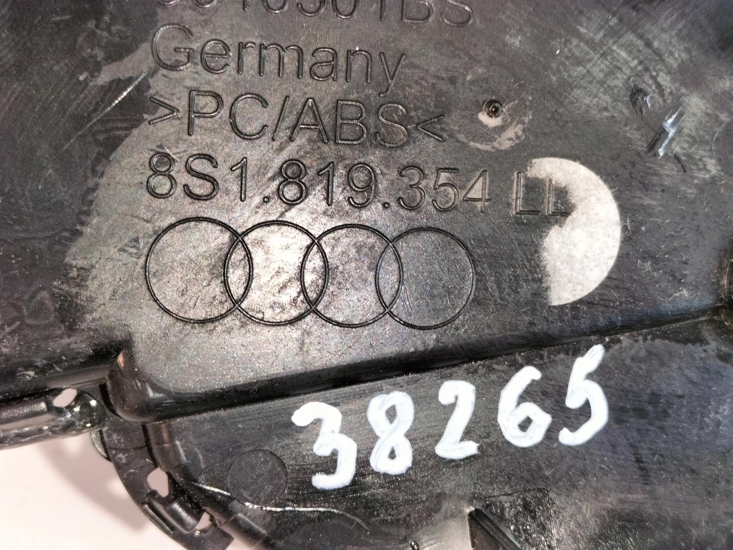Rozdzielacz of the heating regulator control unit right AUDI TT 8S 14