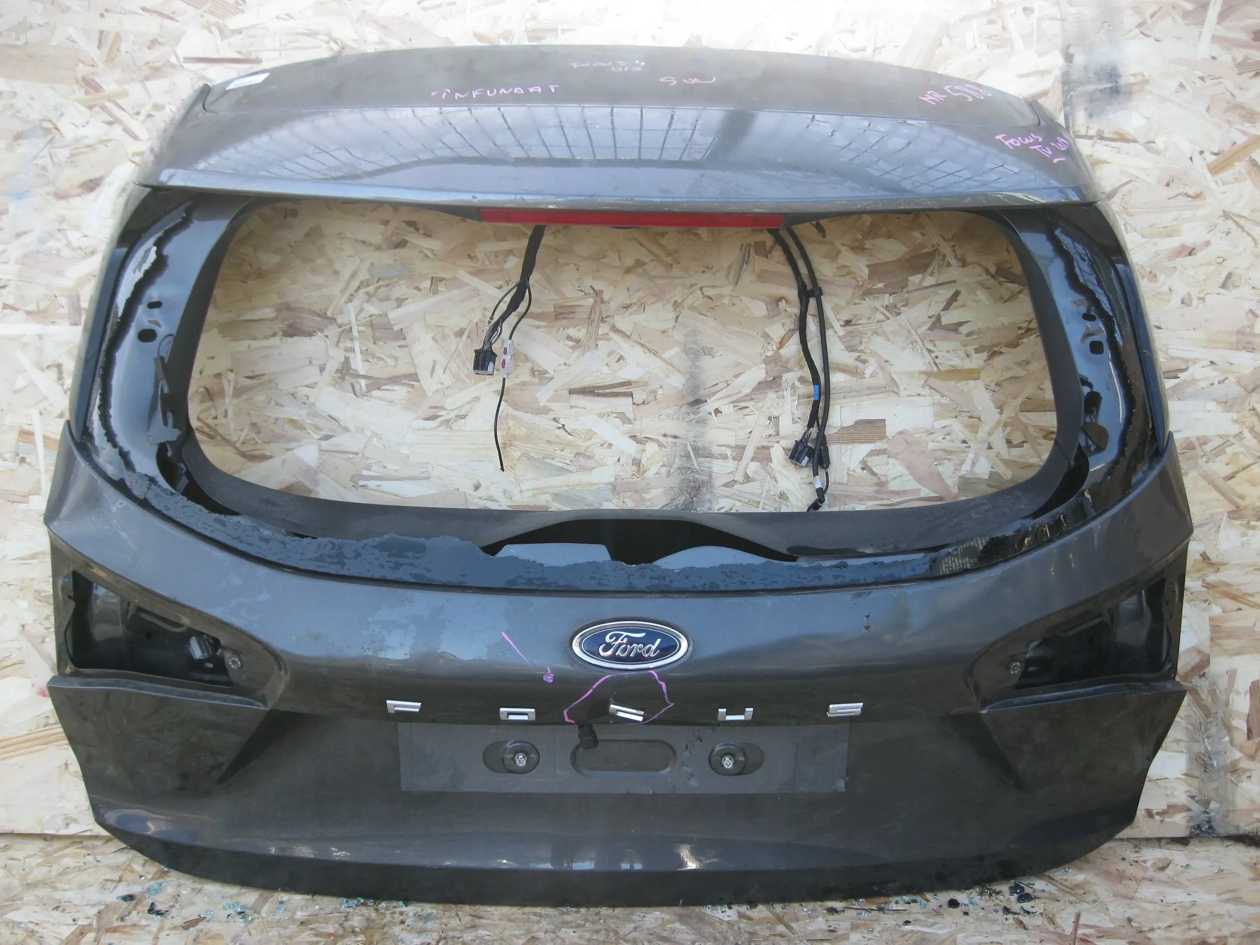 boot door Ford Focus MK4 Kombi 18