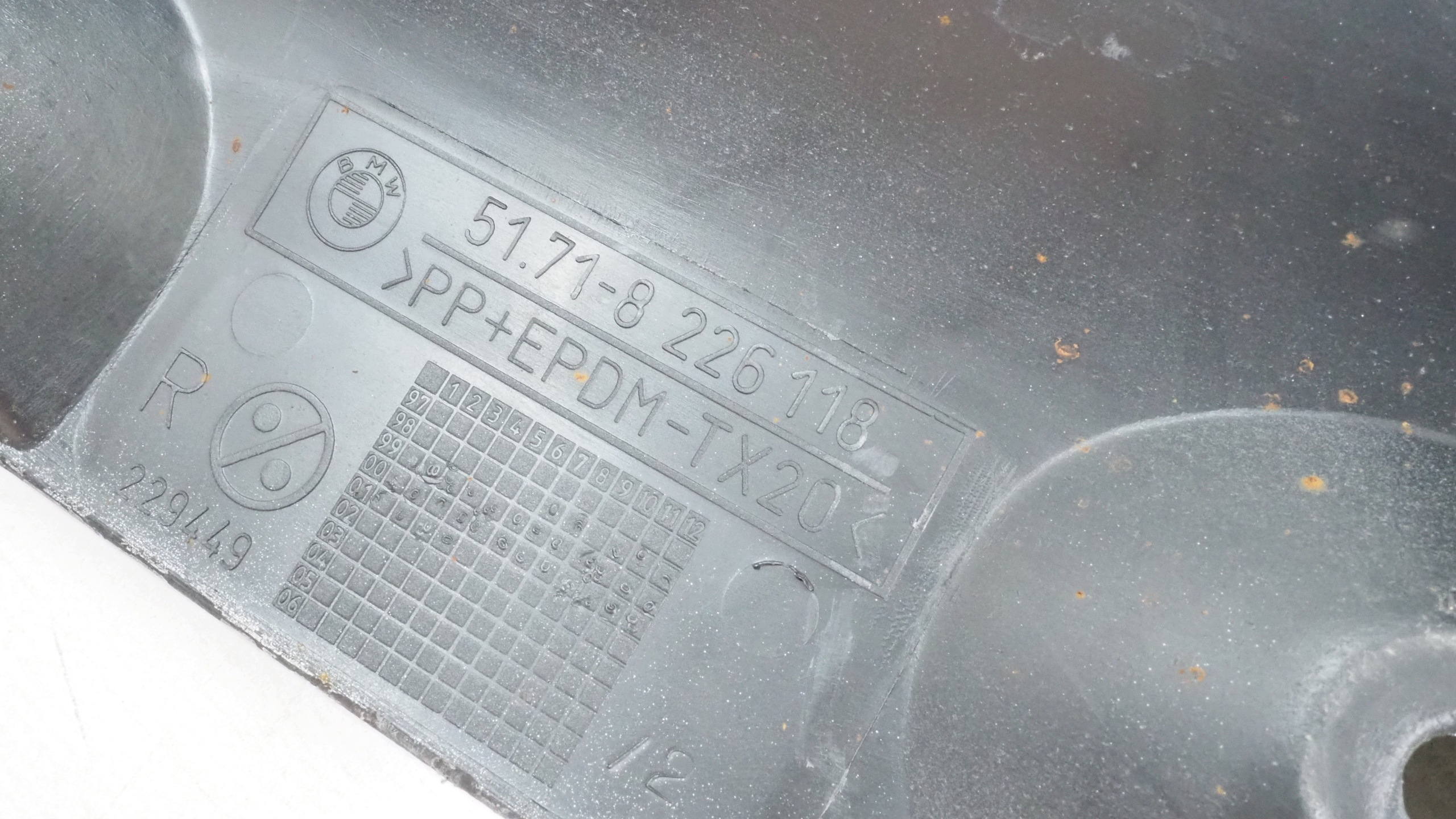 BMW 3 E46 moulding threshold right 8226118