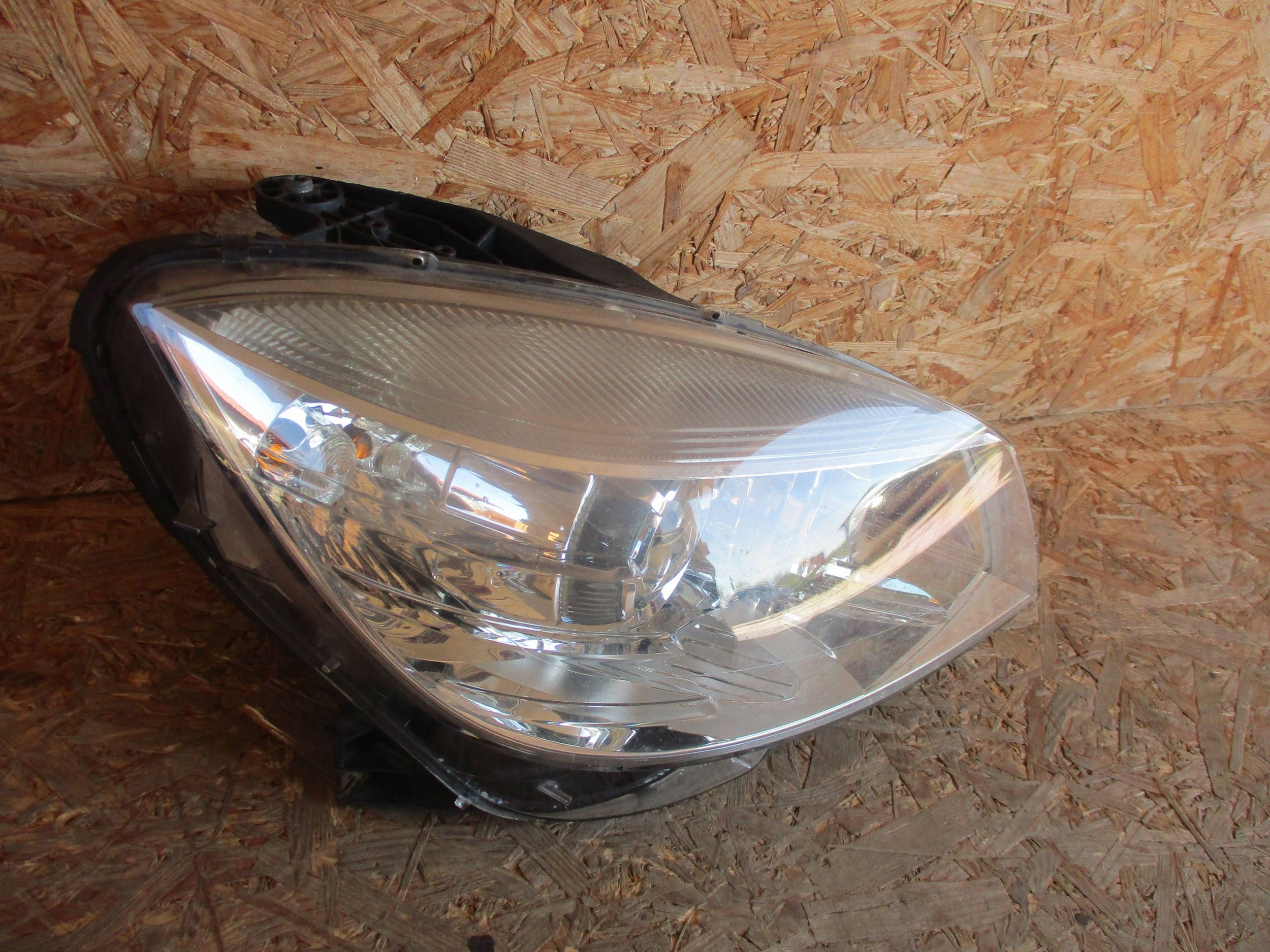light front front right MERCEDES C-KLASA W204