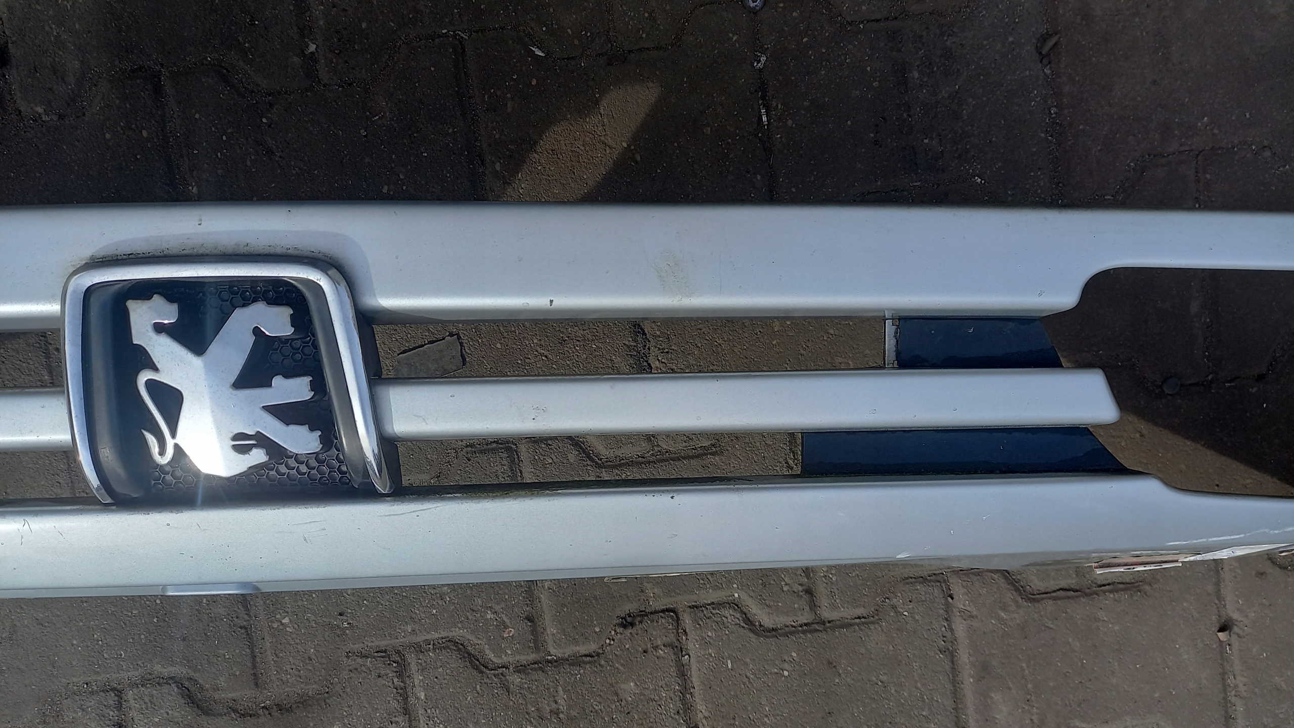 решетка радиатора peugeot 806 96R