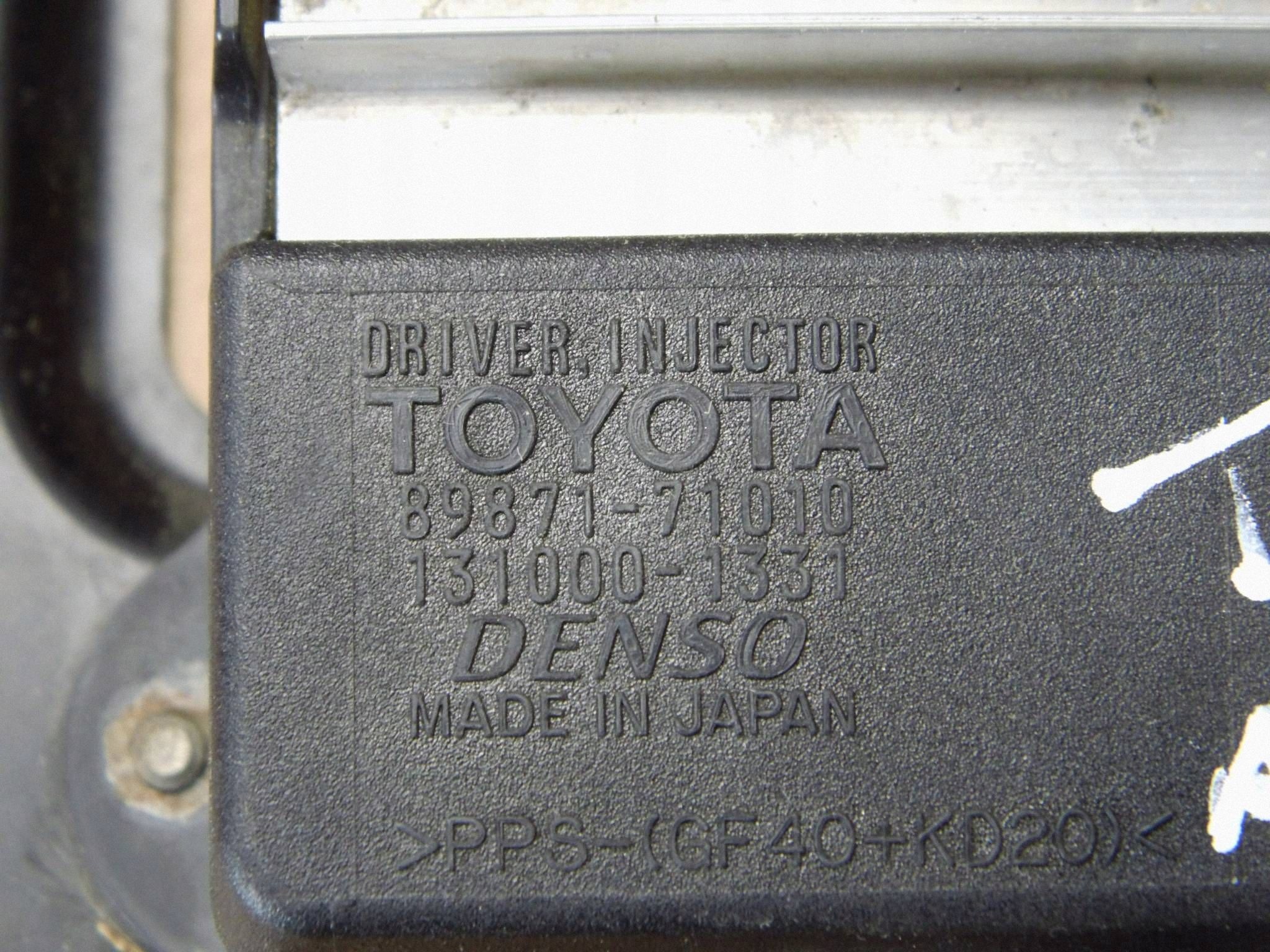 Toyota 2.0 2.2 D4D Bedienteil modul Einspritzdüse 89871-71010 8987171010