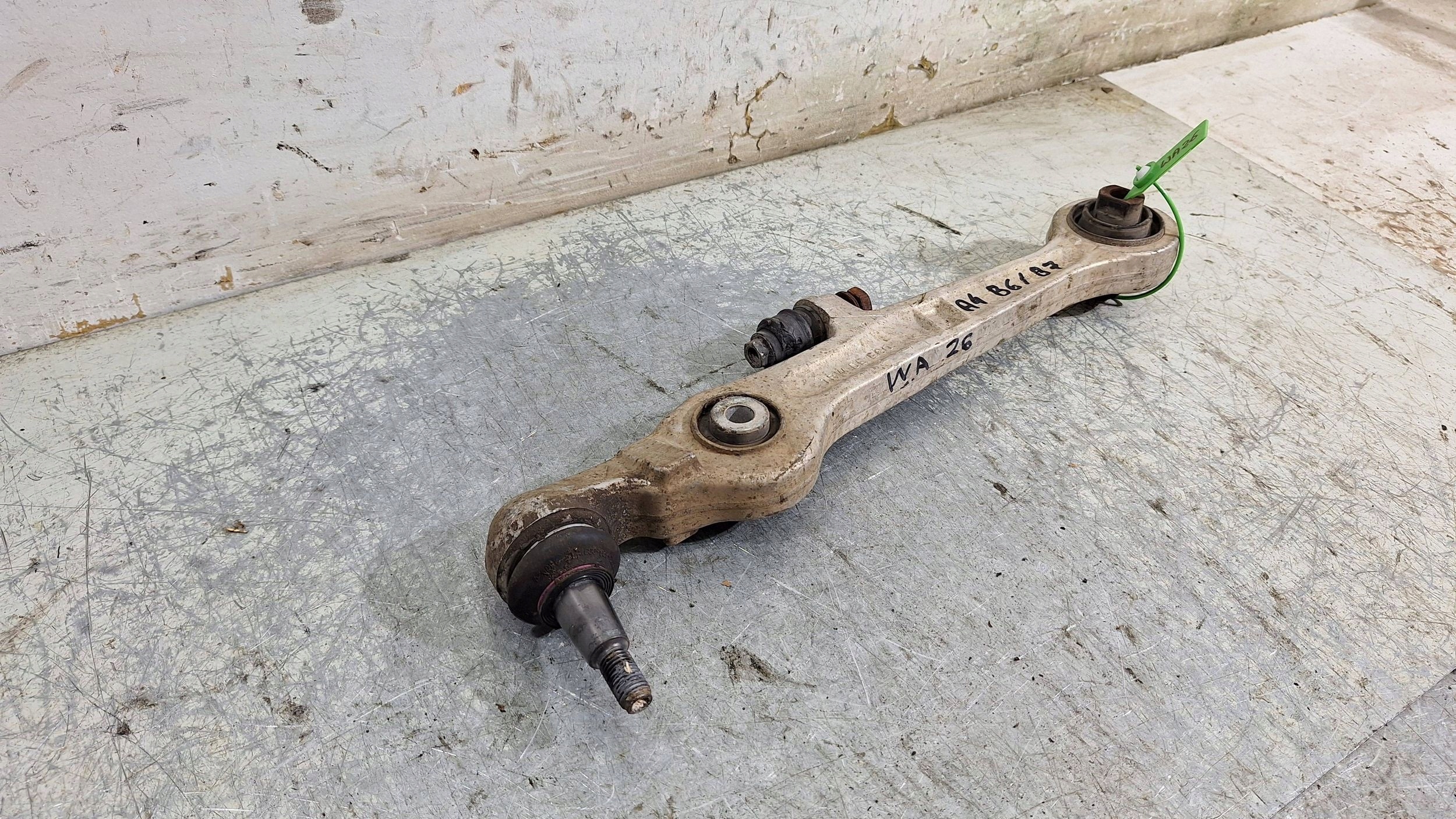 arm front lower left 8E0407155E AUDI A4 B6 B7