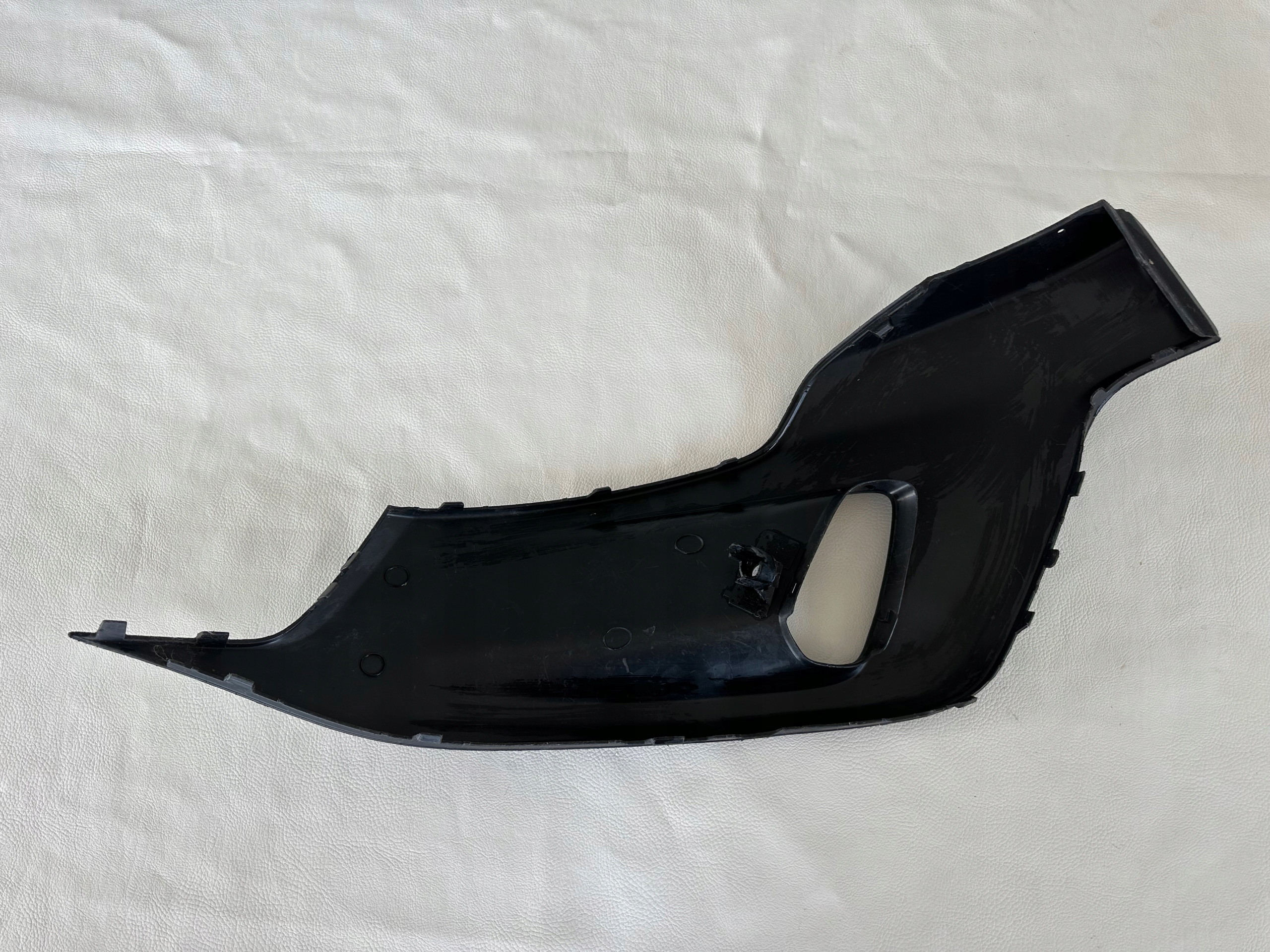 Volvo V40 grid of a bumper left front 31353341