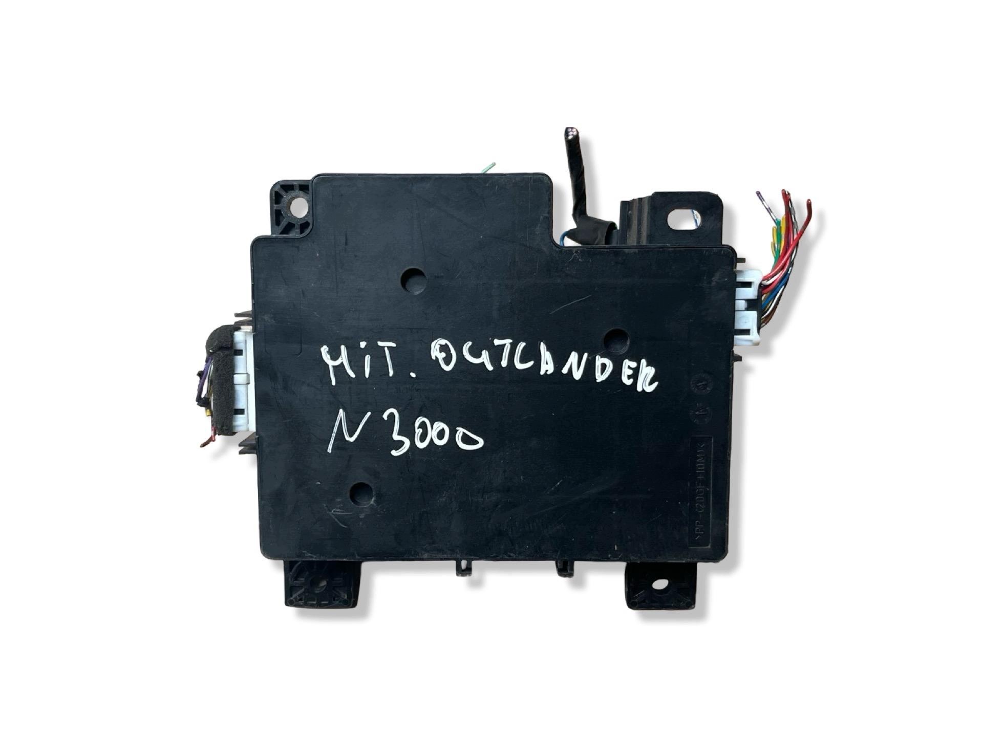Module fusibles Mitsubishi Outlander 2 CW 2008 8637A319
