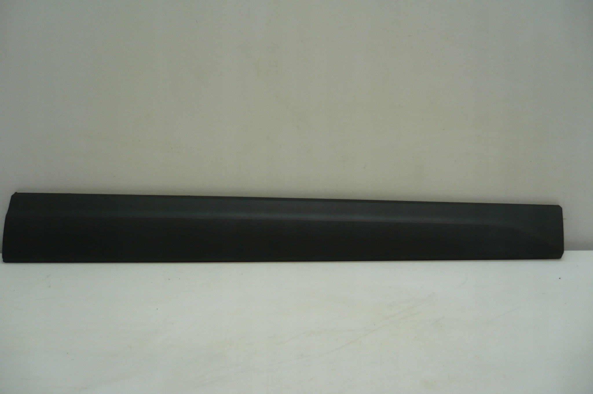 AUDI Q5 and 08- moulding door right front