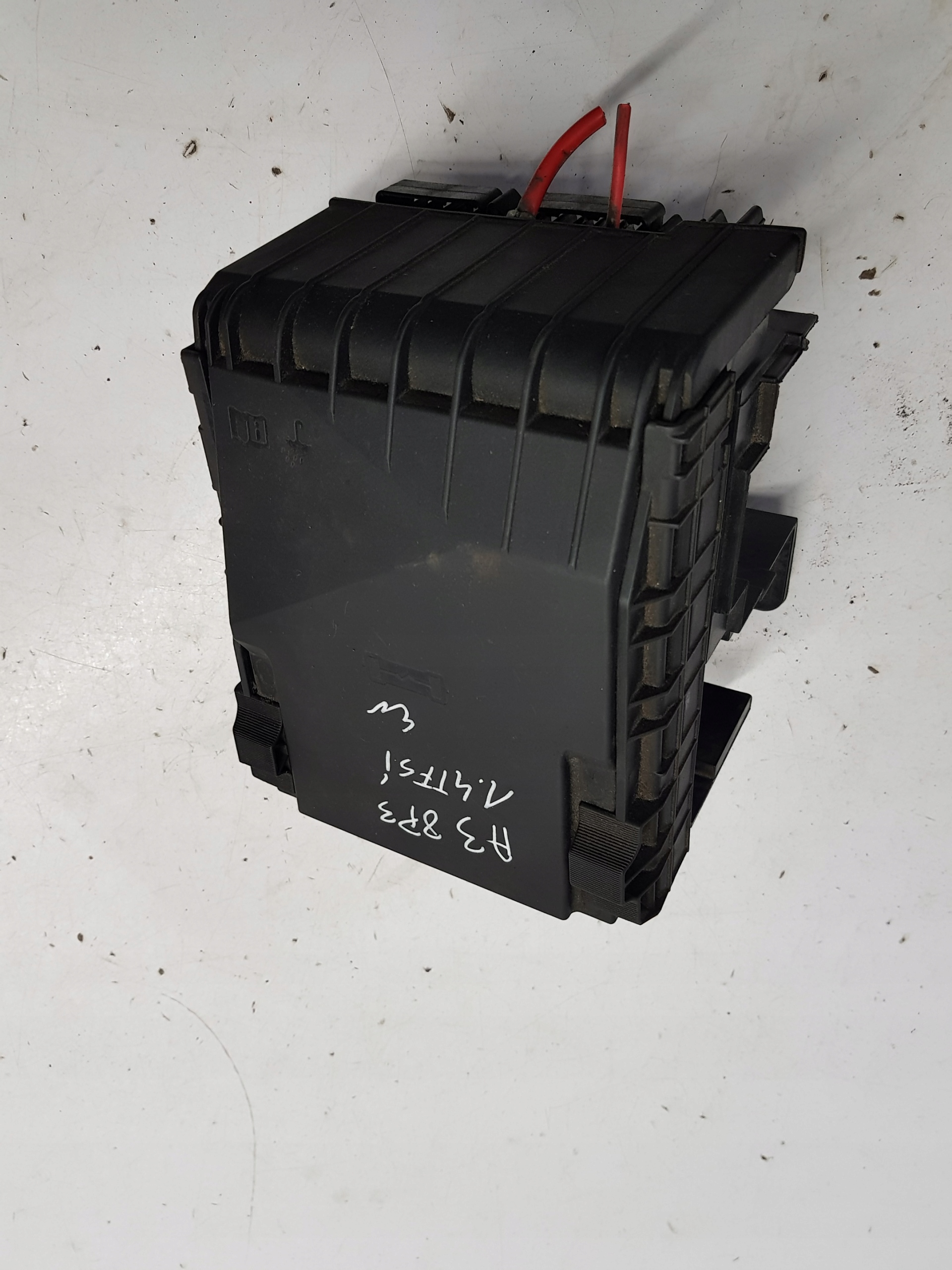 коробка bezpiecznikow Audi A3p 1.4 TFSI