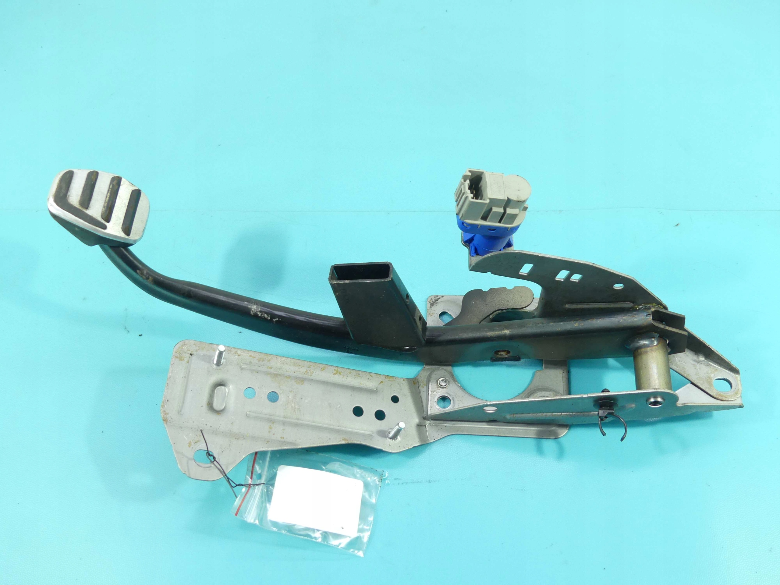 педаль тормоза volvo V40 II 12-19 31445642