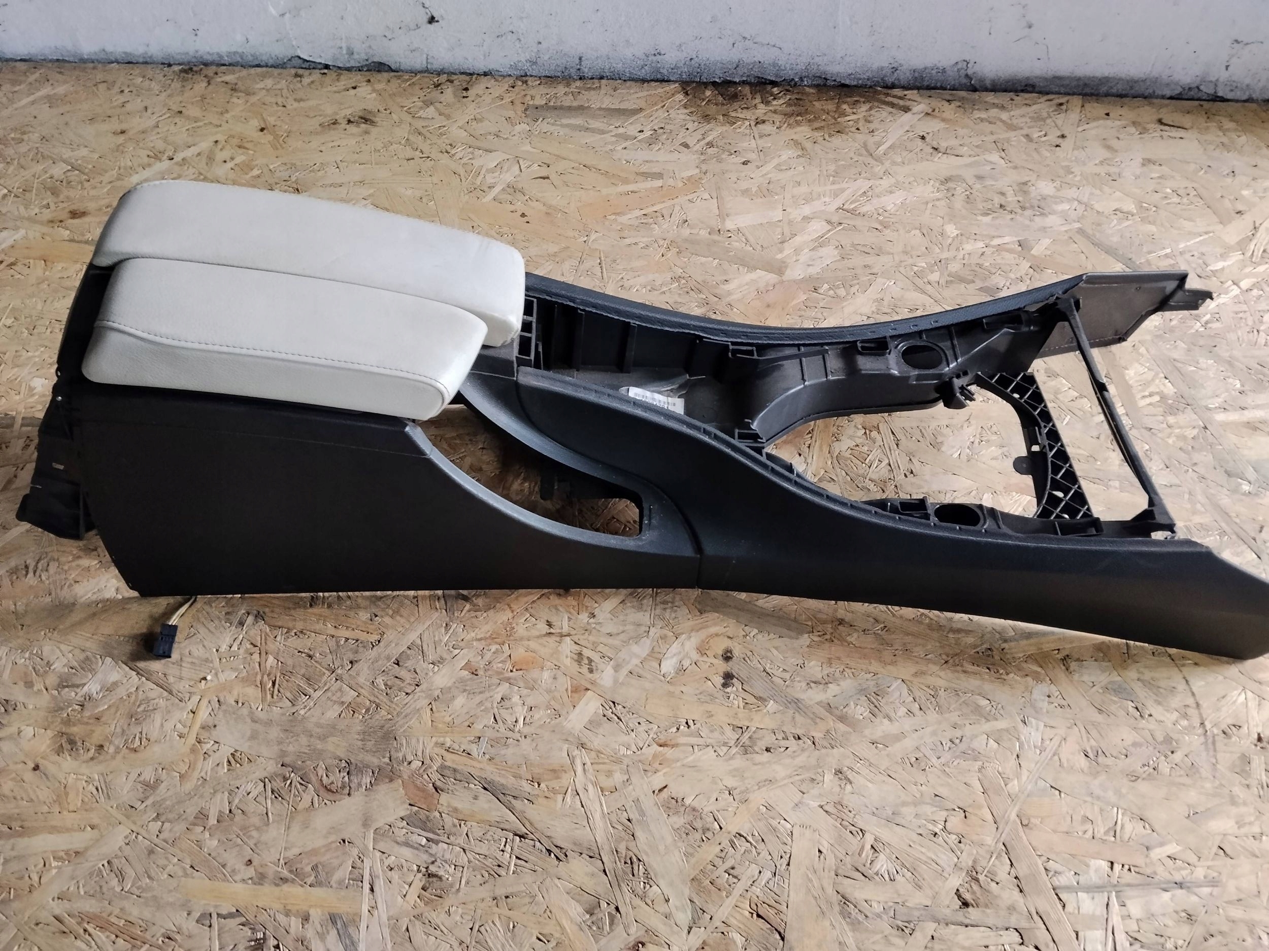 bracciolo consolle BMW 3 E90 E91 116233122 wersja UK