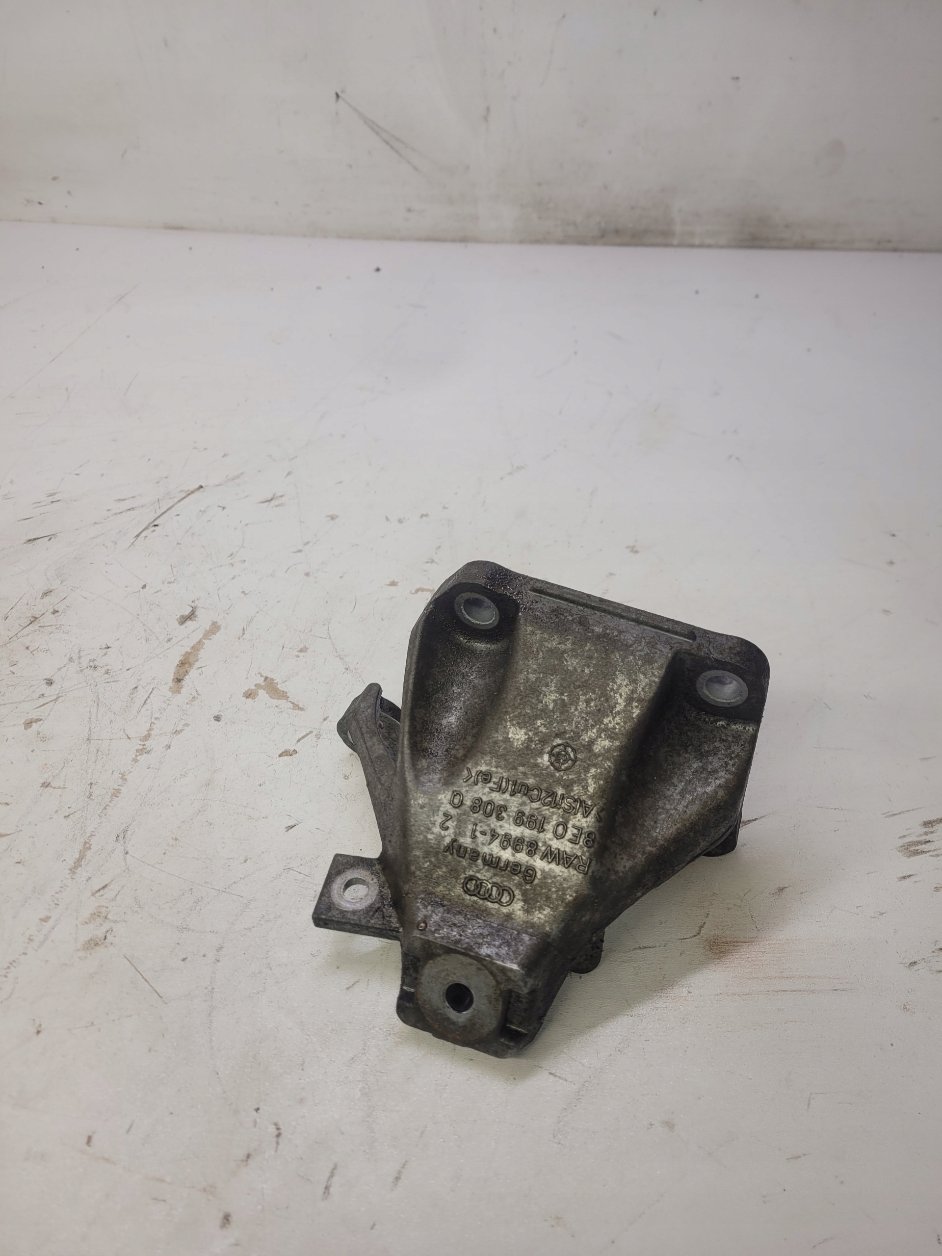 AUDI A6 C6 A4 B7 3.2 FSI AUK BKH engine mount