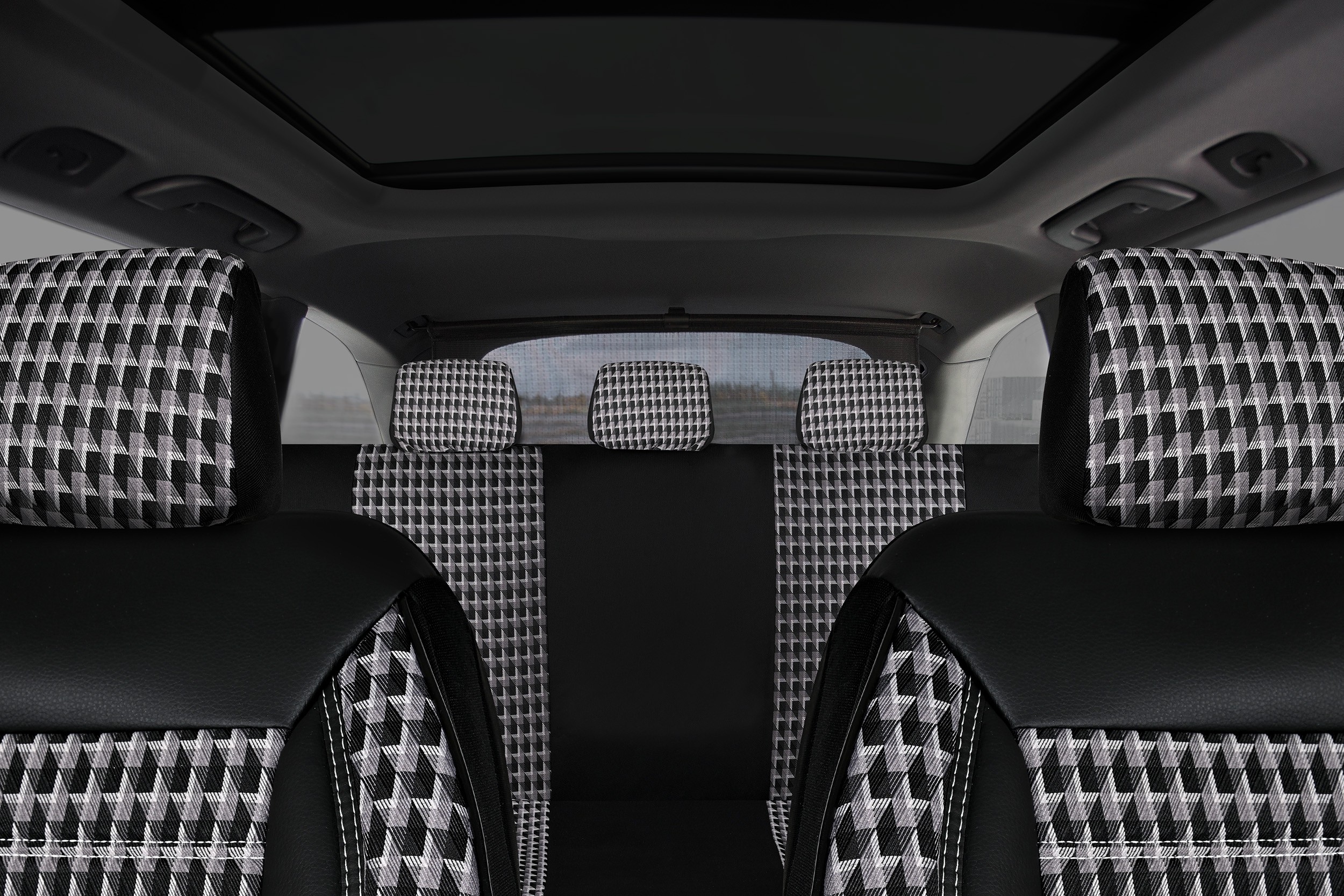 Pokrowce Guernsey Grand Vitara SX4 S-Cross Swift Stan opakowania oryginalne