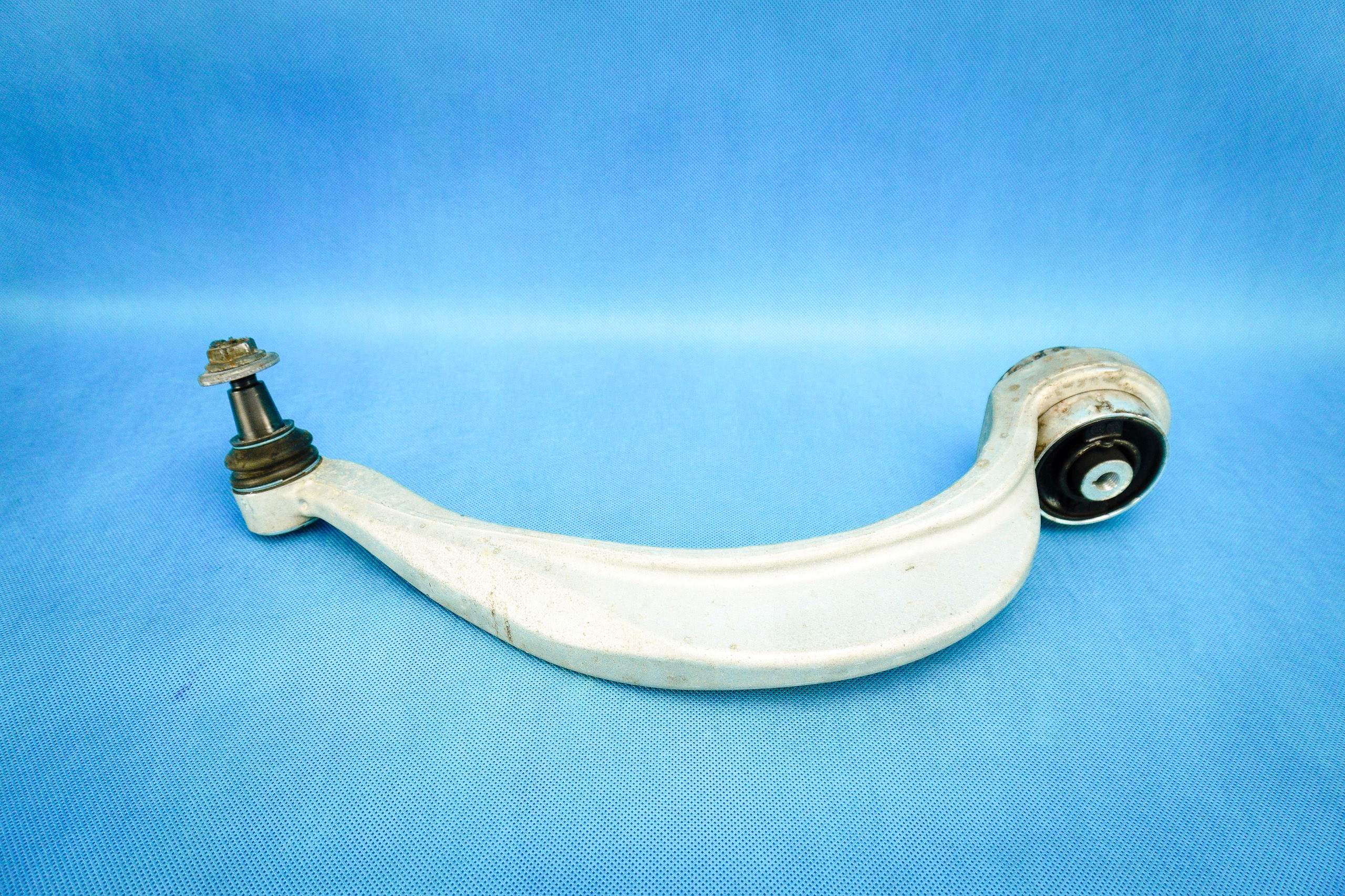 arm front left Audi A8 S8 4H 4H0407693F