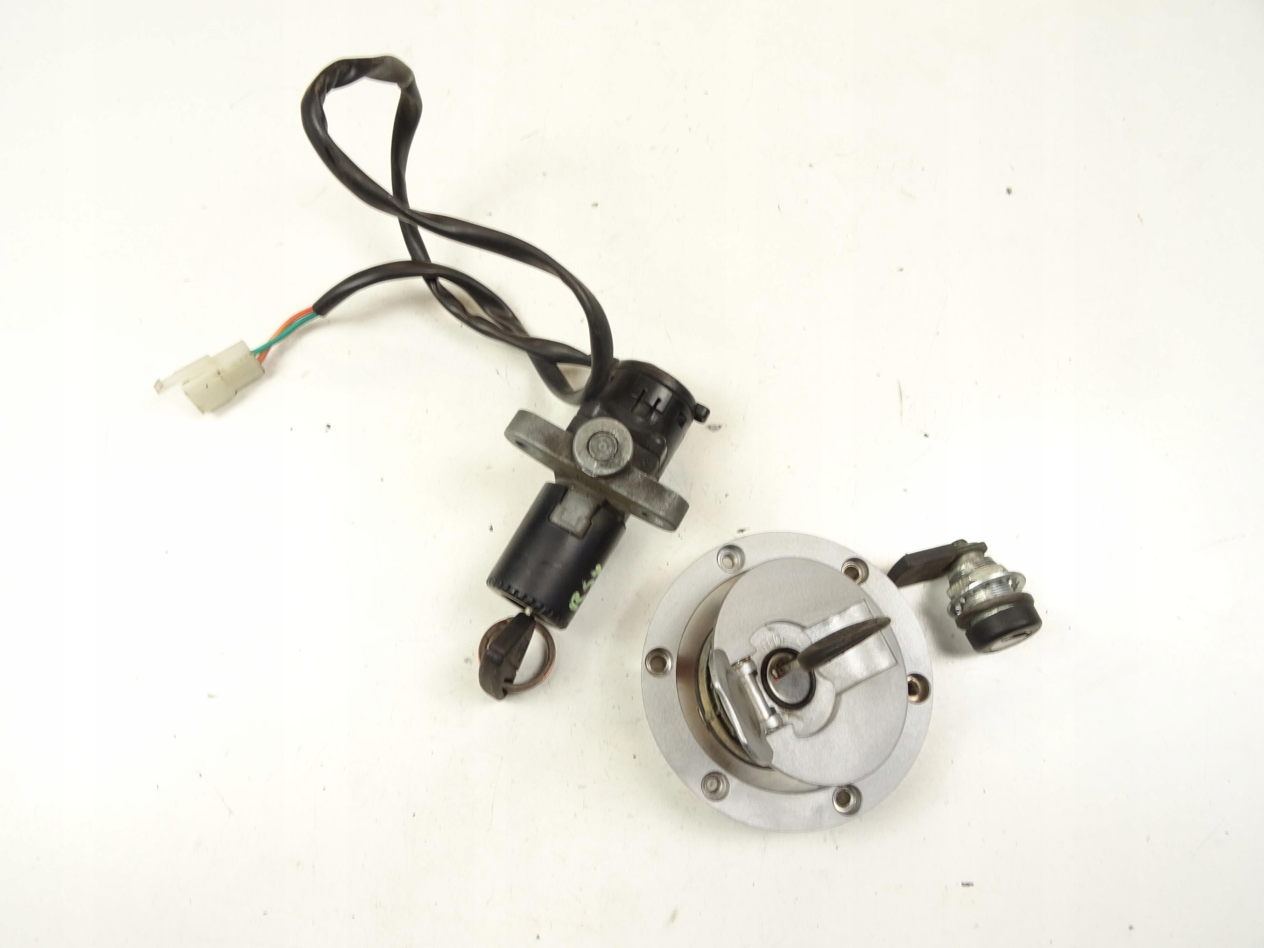 APRILIA RS4 125 КЛЮЧ ЗАЖИГАНИЯ НАПОЛНИТЕЛЬ ЗАМОК КЛЮЧ 06-16