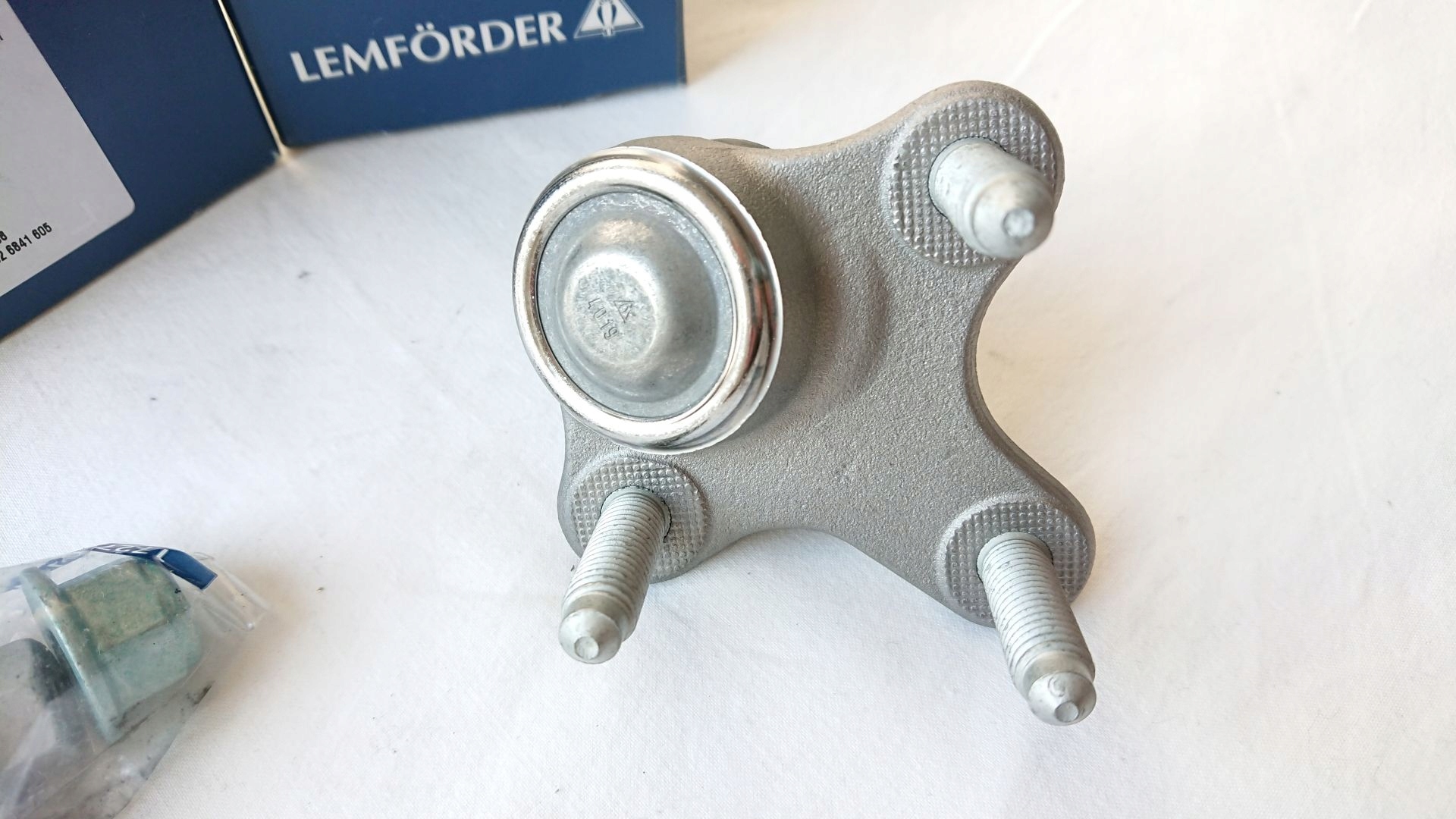 SWORZEN WAHACZA LEWY PRZOD AUDI A3 8P Q3 Installation side front left