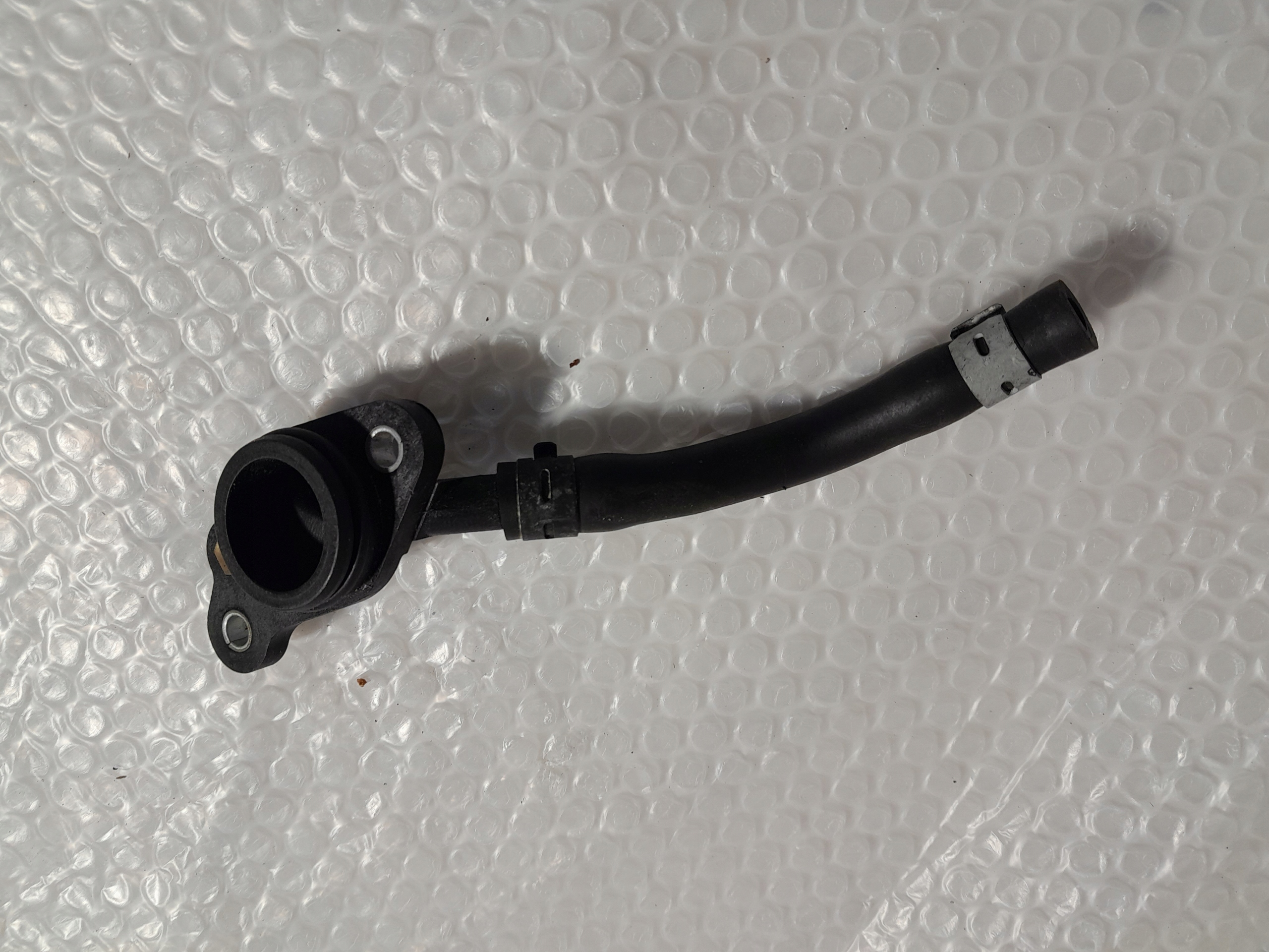 AUDI VW prijenos prirubnica cijev vode 06K121132