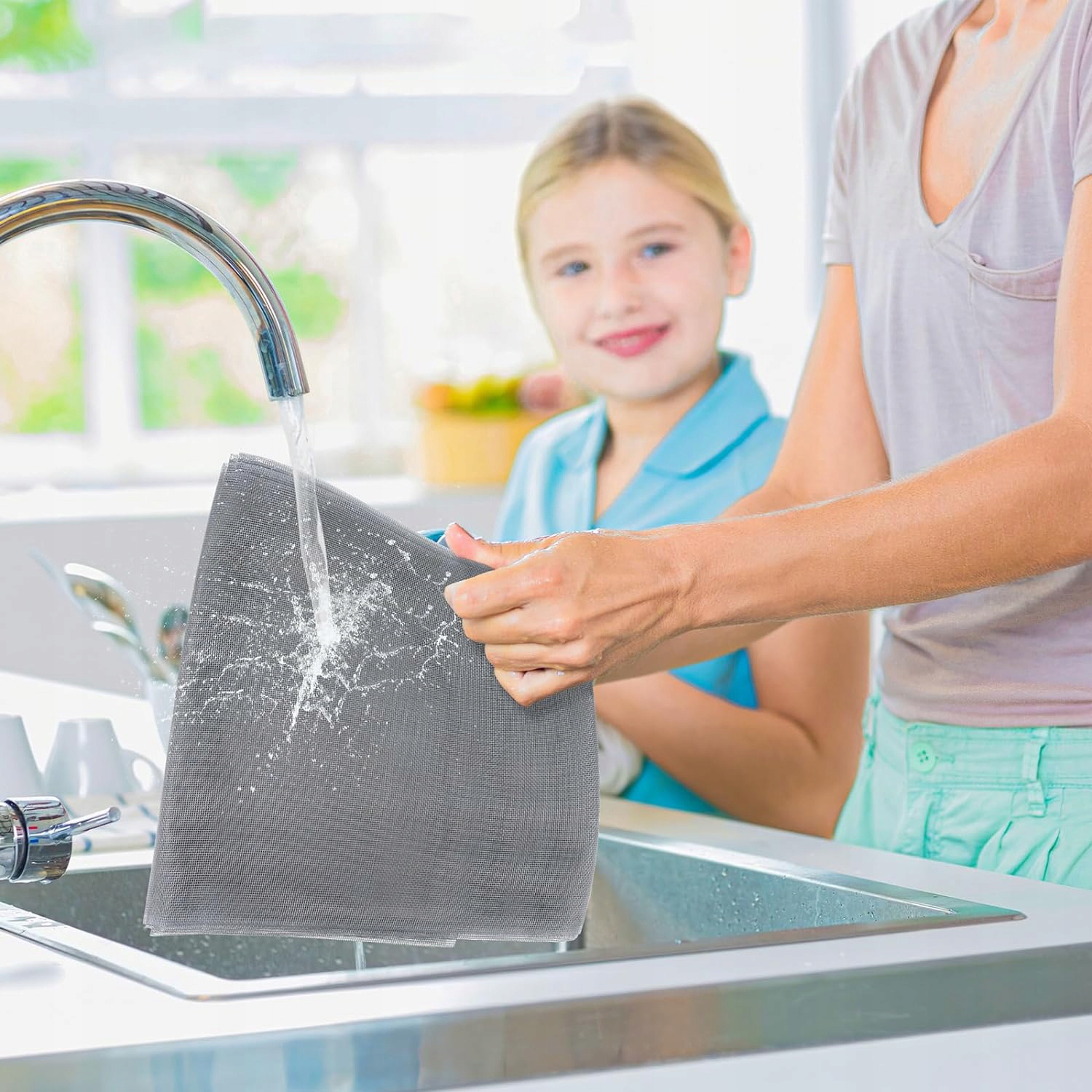 MOSKITIERA OKIENNA SIATKA MAGNETYCZNA NA OKNO KOMARY OWADY 70X130CM Kolor czarny