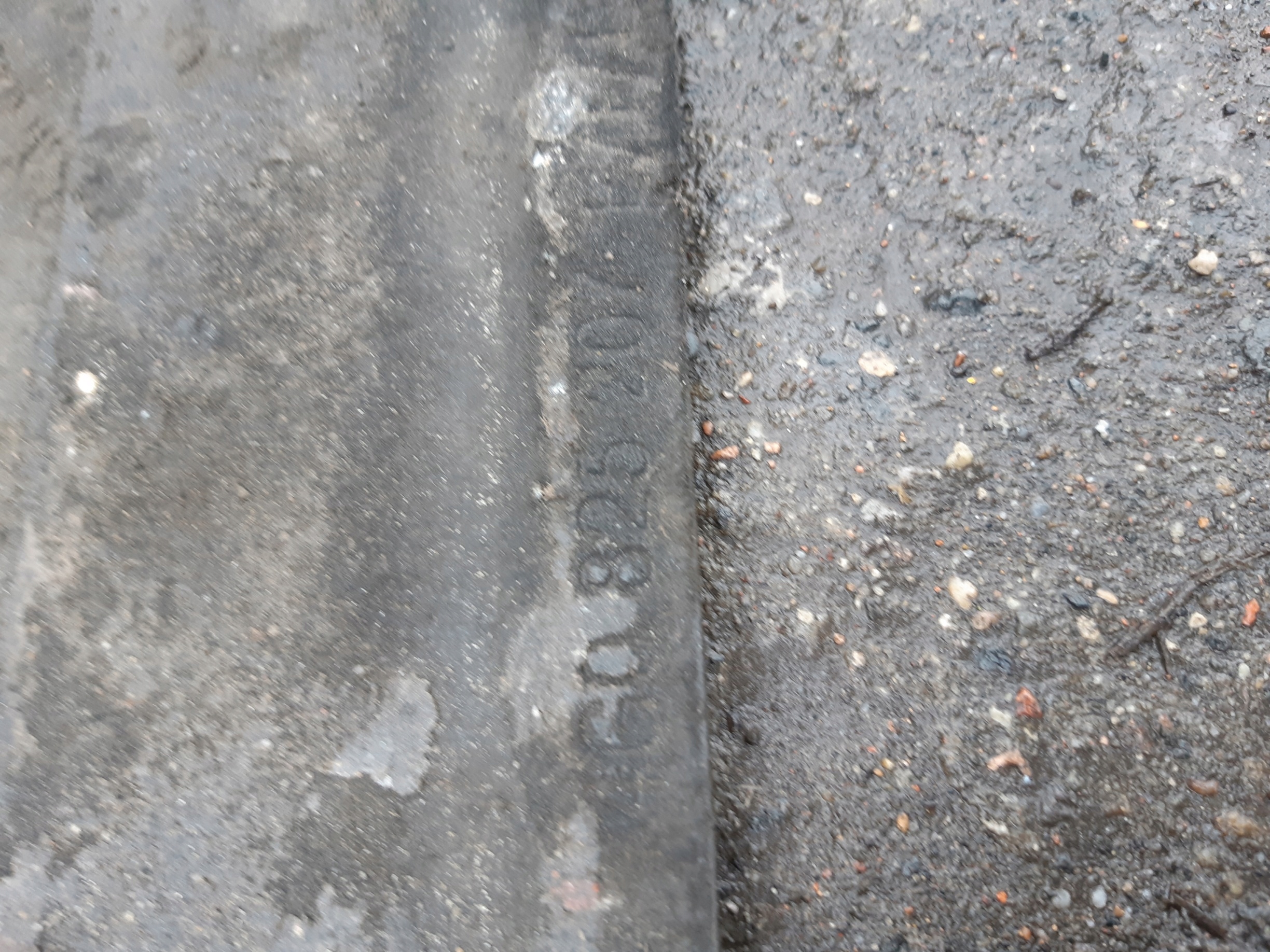 AUDI A7 4G Blende Abdeckung abdeckung des Bodens Unterfahrschutz links 4G0825207E