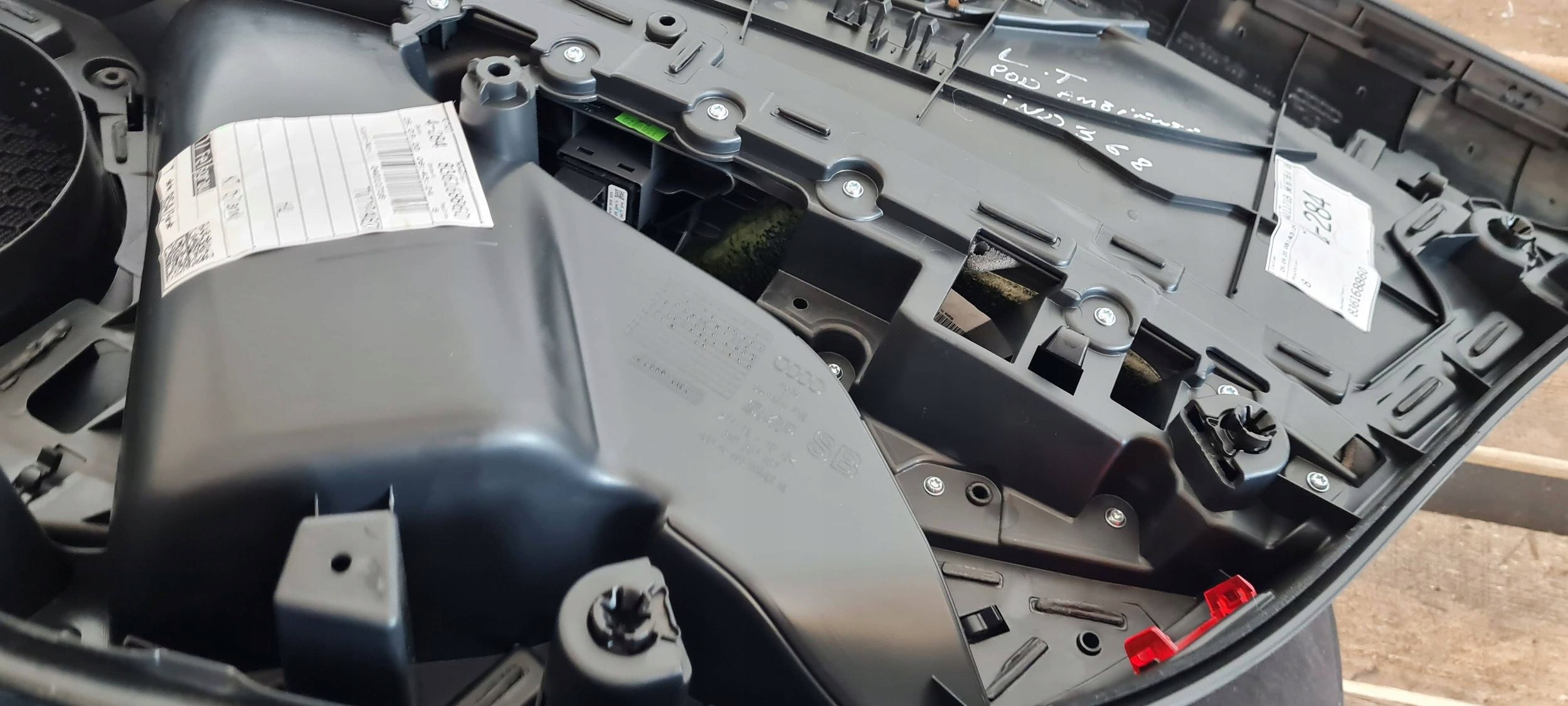 Audi OE 8W8867318