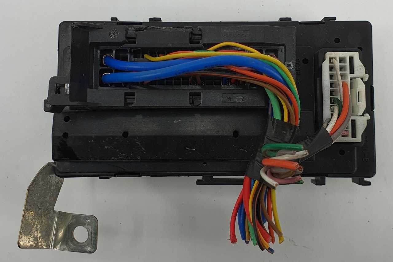 SKRZYNKA BEZPIECZNIKÓW KIA PICANTO II 1.0 12V Producent części Kia OE