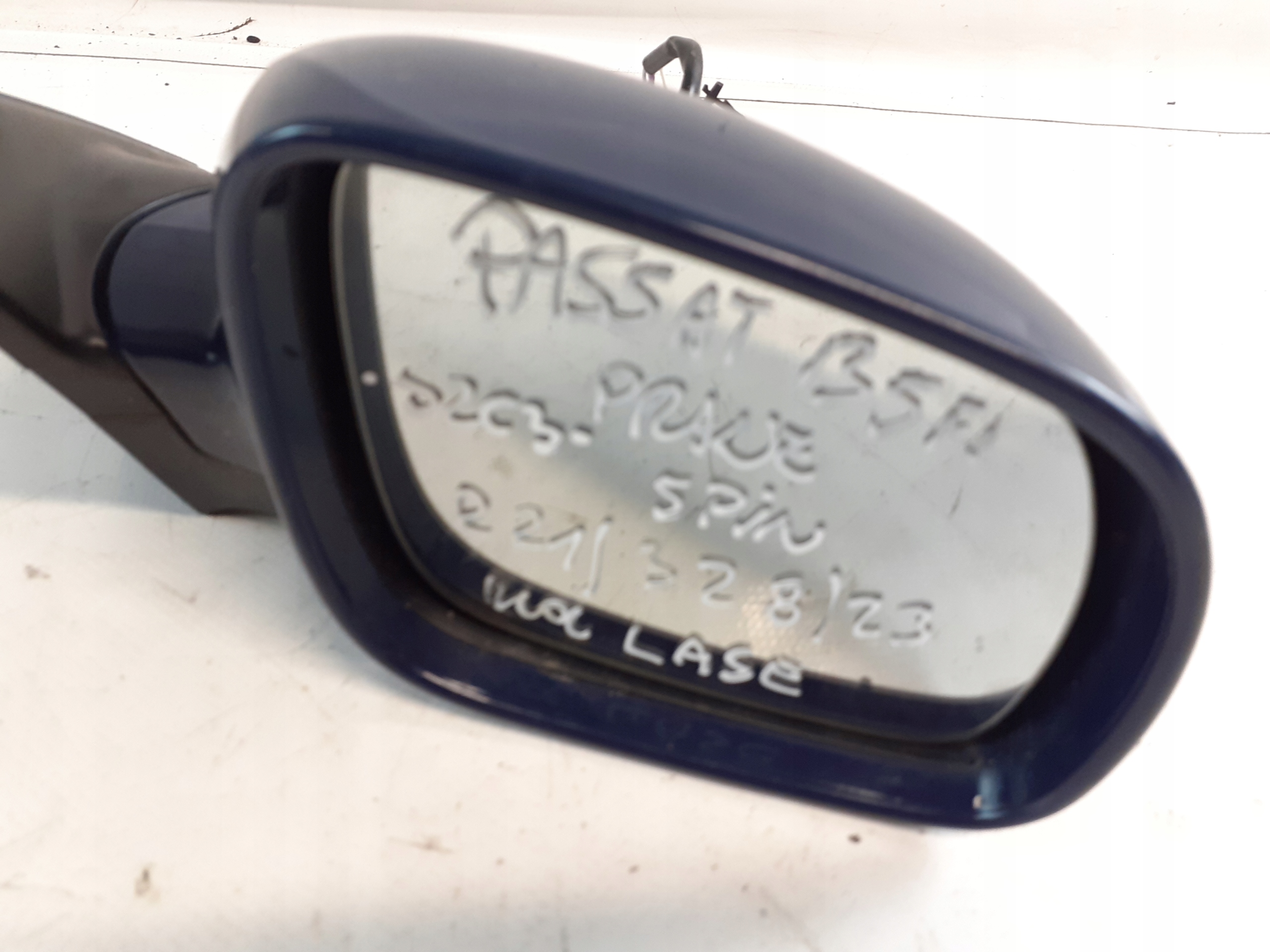 VW Passat B5 mirror right El. 5pin LA5E
