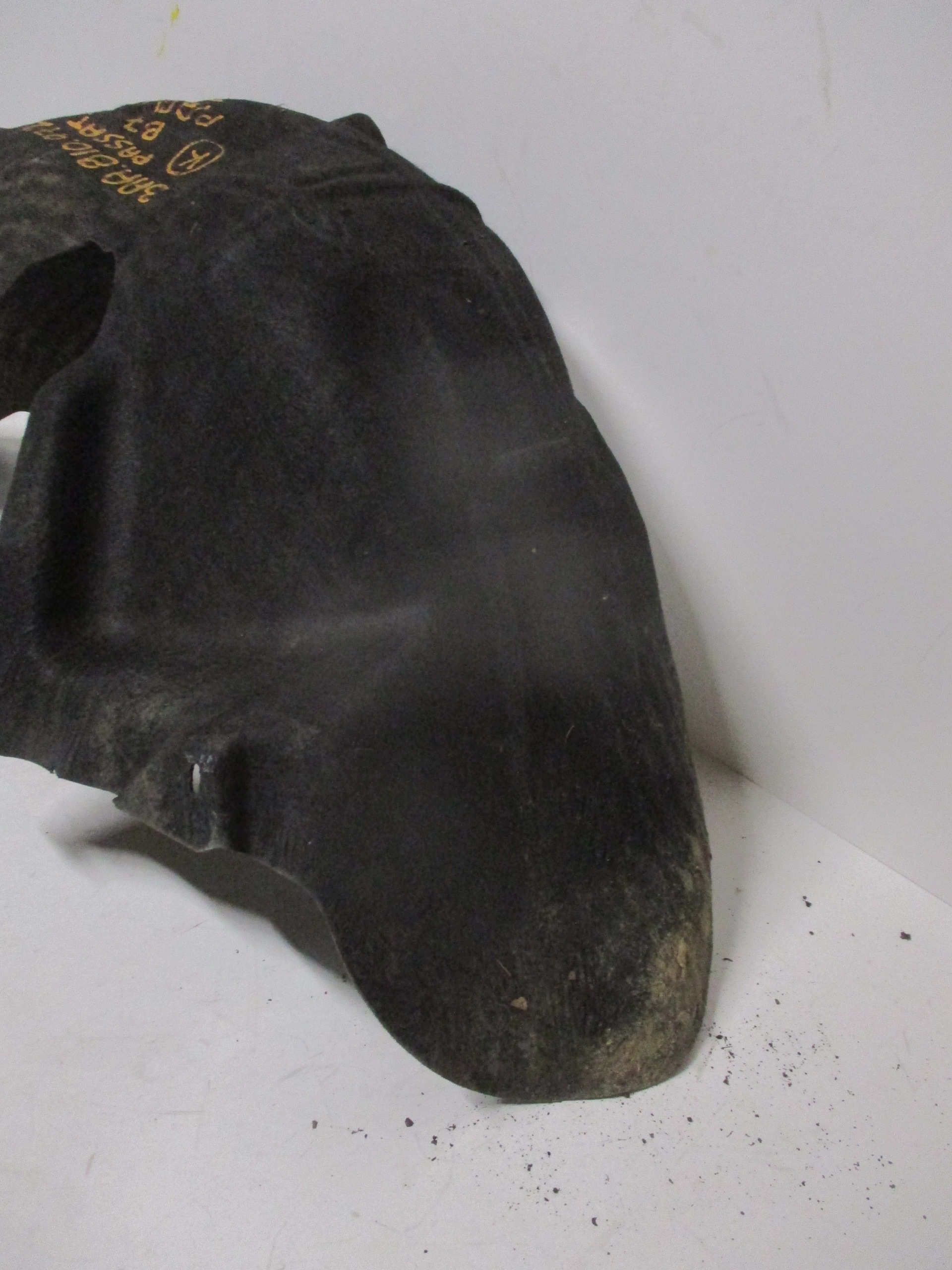 mudguard rear. rear part right VW PASSAT B7 3AA810972