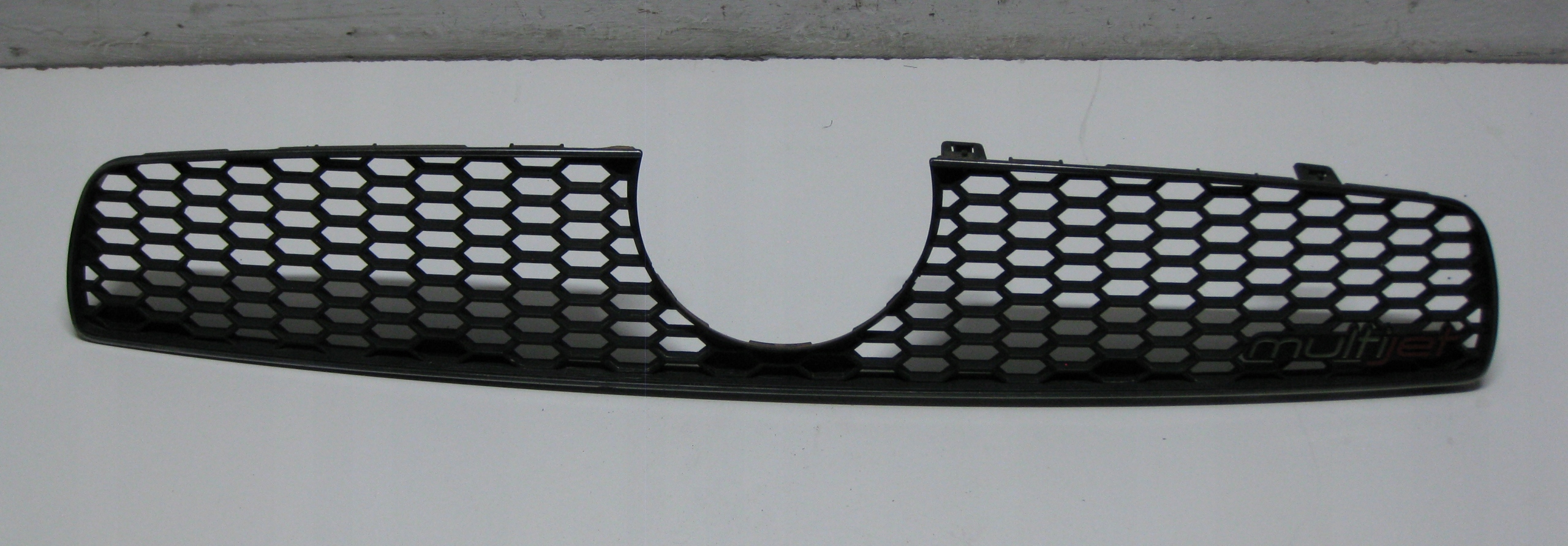 FIAT DOBLO II 13R grid central of a bumper front
