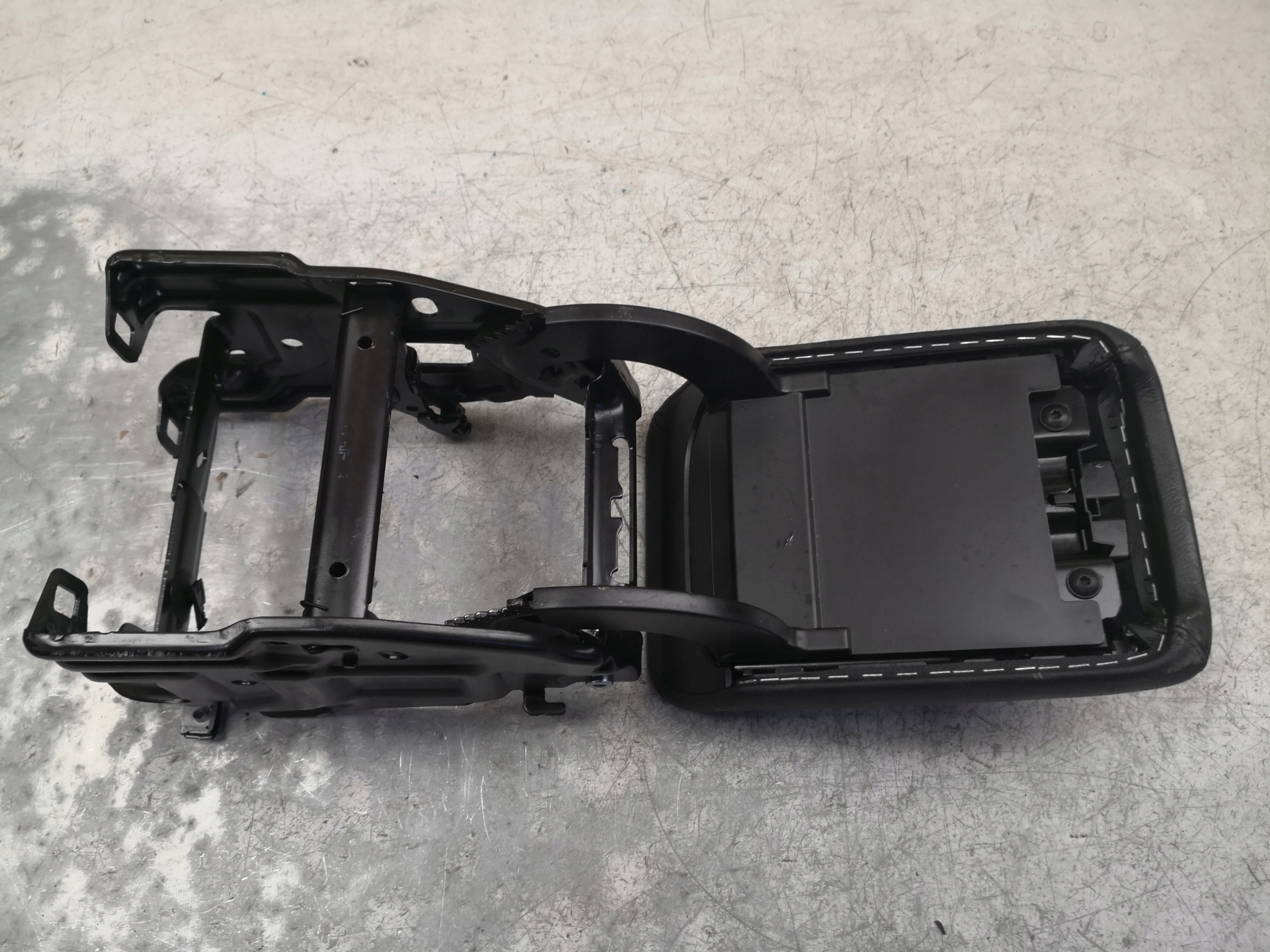 armrest support leather AUDI A4 B8 8K0864283