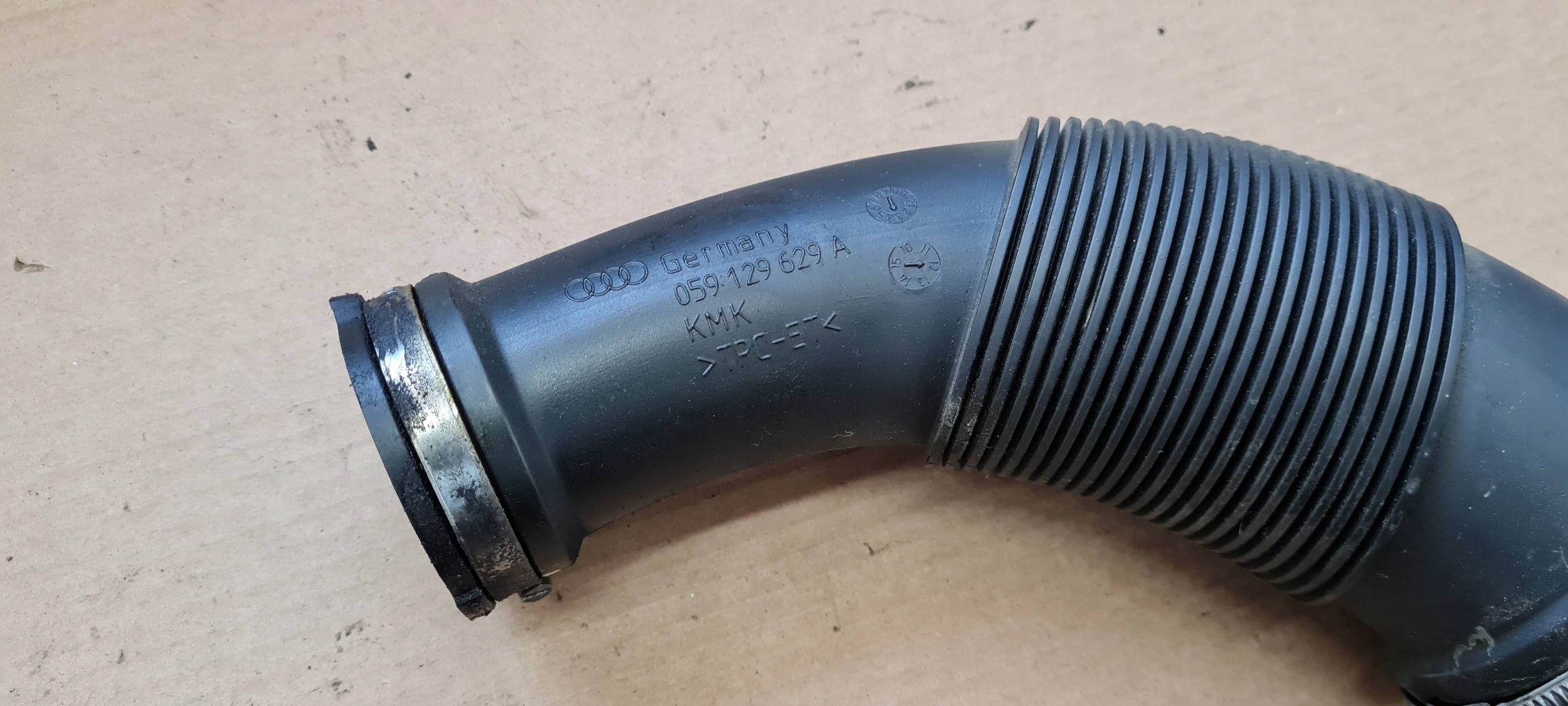 A5 8T LIFT pipe air SSACA 3.0 TDI 059129629A A4 B8 LIFT Q5 8R A6 C7