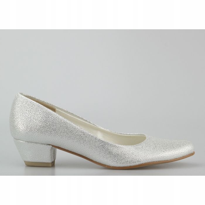 Stříbrné Nízké Lodičky Třpytící Se Na Svatba 38