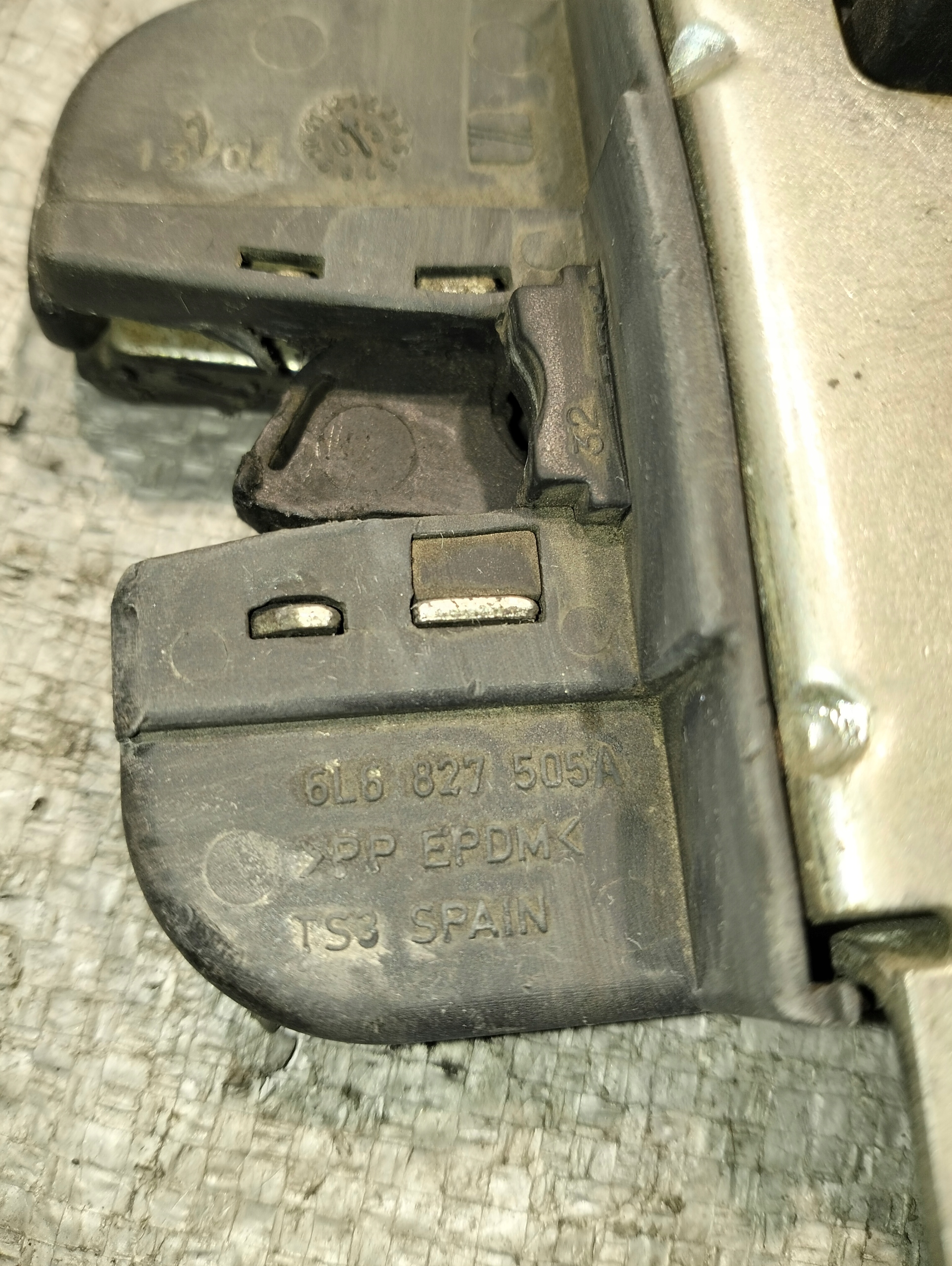 lock bonnet boot SEAT IBIZA III 3PIN 6l6827505A