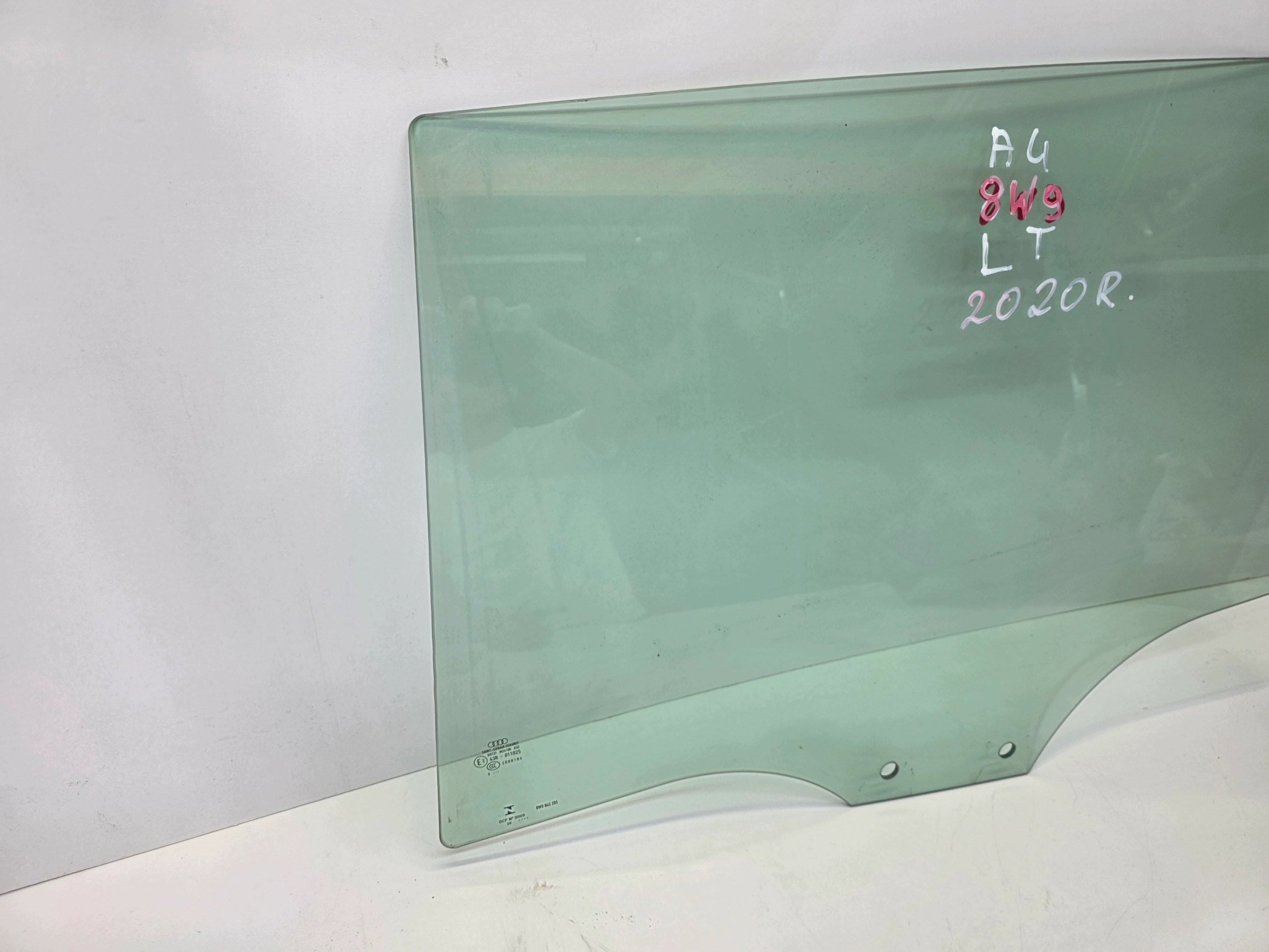 window side door left rear part AUDI A4 B9 AVANT 8W9845205 2020