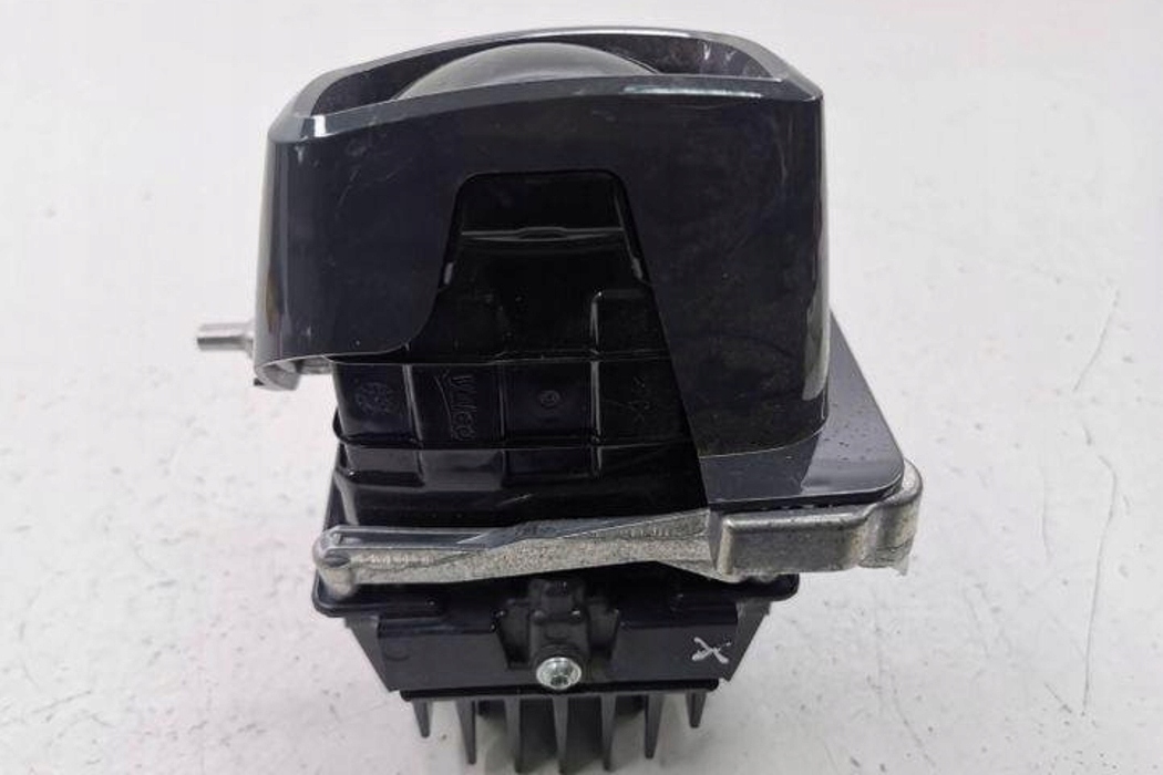 дополнительно передняя левая Audi A3 LIMOUSINE (8YS) 901945840CVH 2.0л