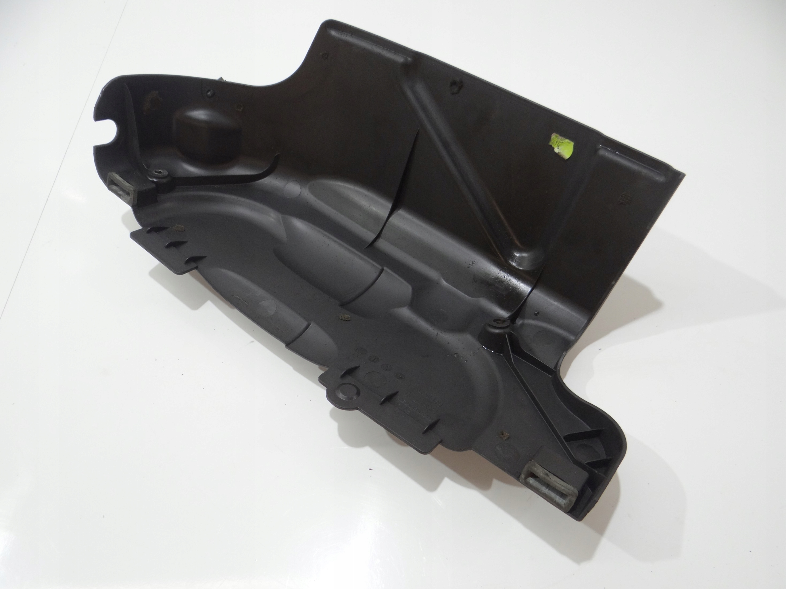 Kryt kryt motora BMW E60 E61 204D4 7789009