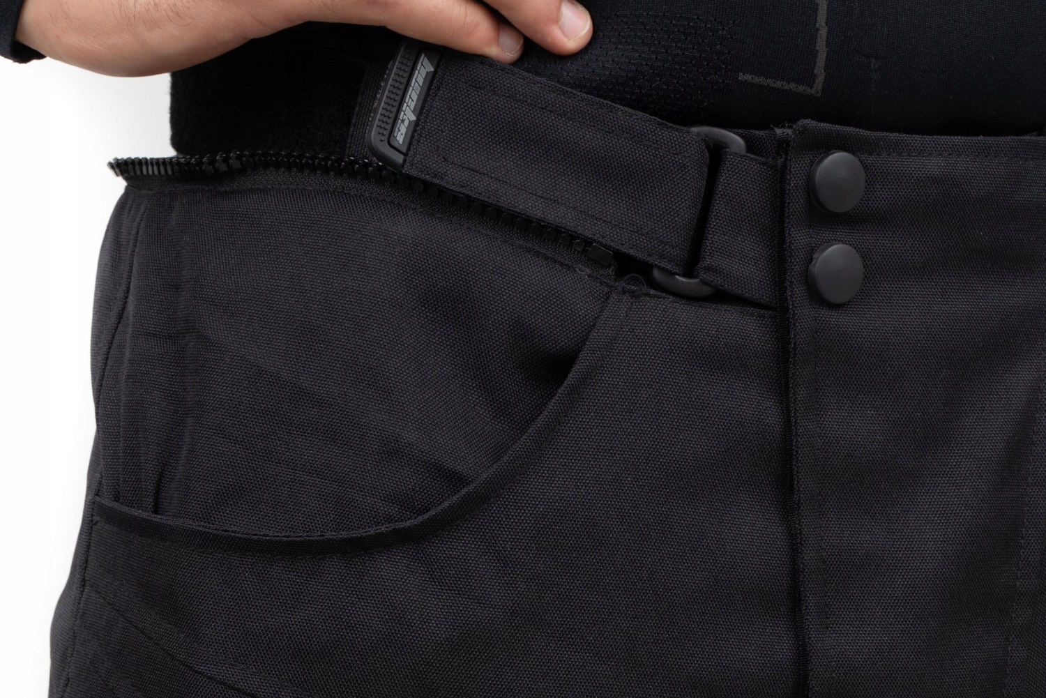 MOCNE SPODNIE MOTOCYKLOWE WOLF ADVENTURER 2XL Cechy dodatkowe membrana ochraniacze ocieplenie wodoodporność zamek do łączenia z kurtką