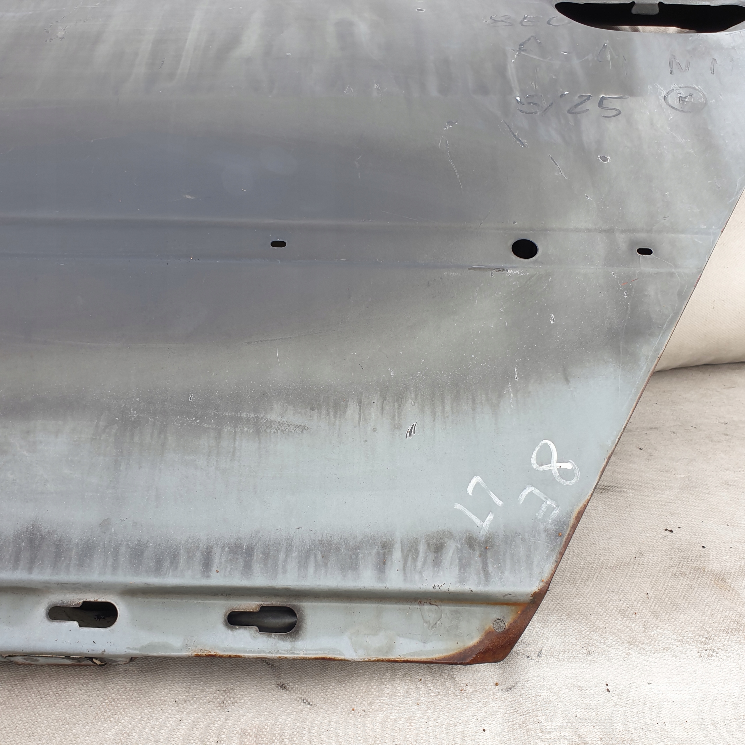 door left rear. AUDI A4 B7 8E PLAT new original