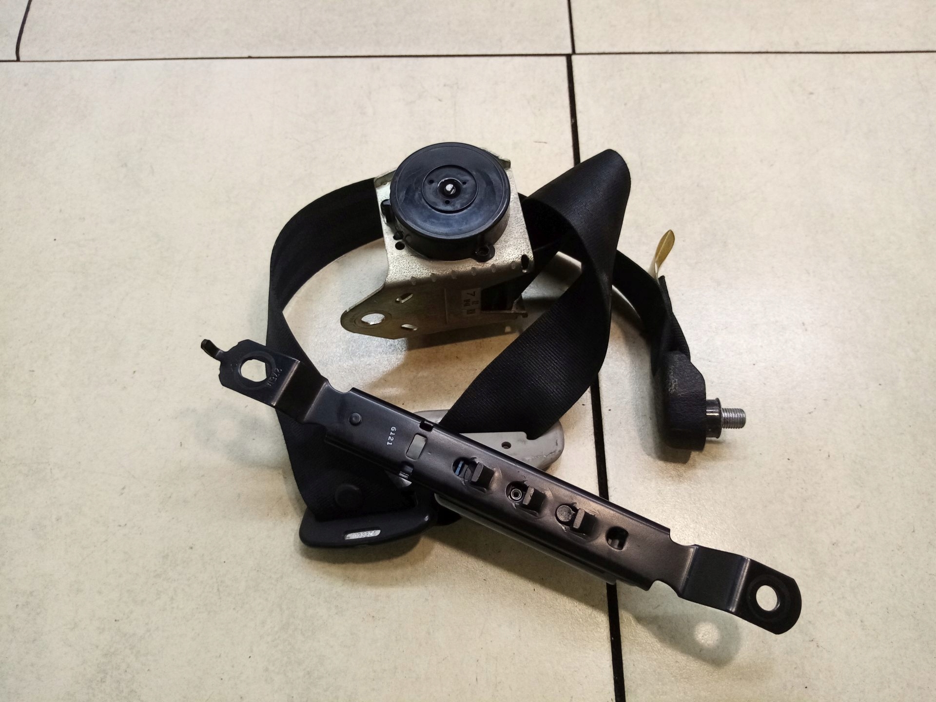 tension belt safety right front MAZDA 3 1.6 TDCI