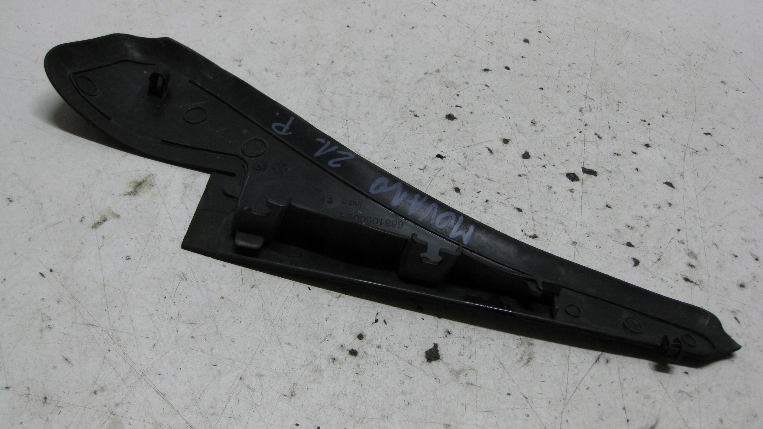 RENAULT MASTER III MOVANO cover corner under the window right 668100009R